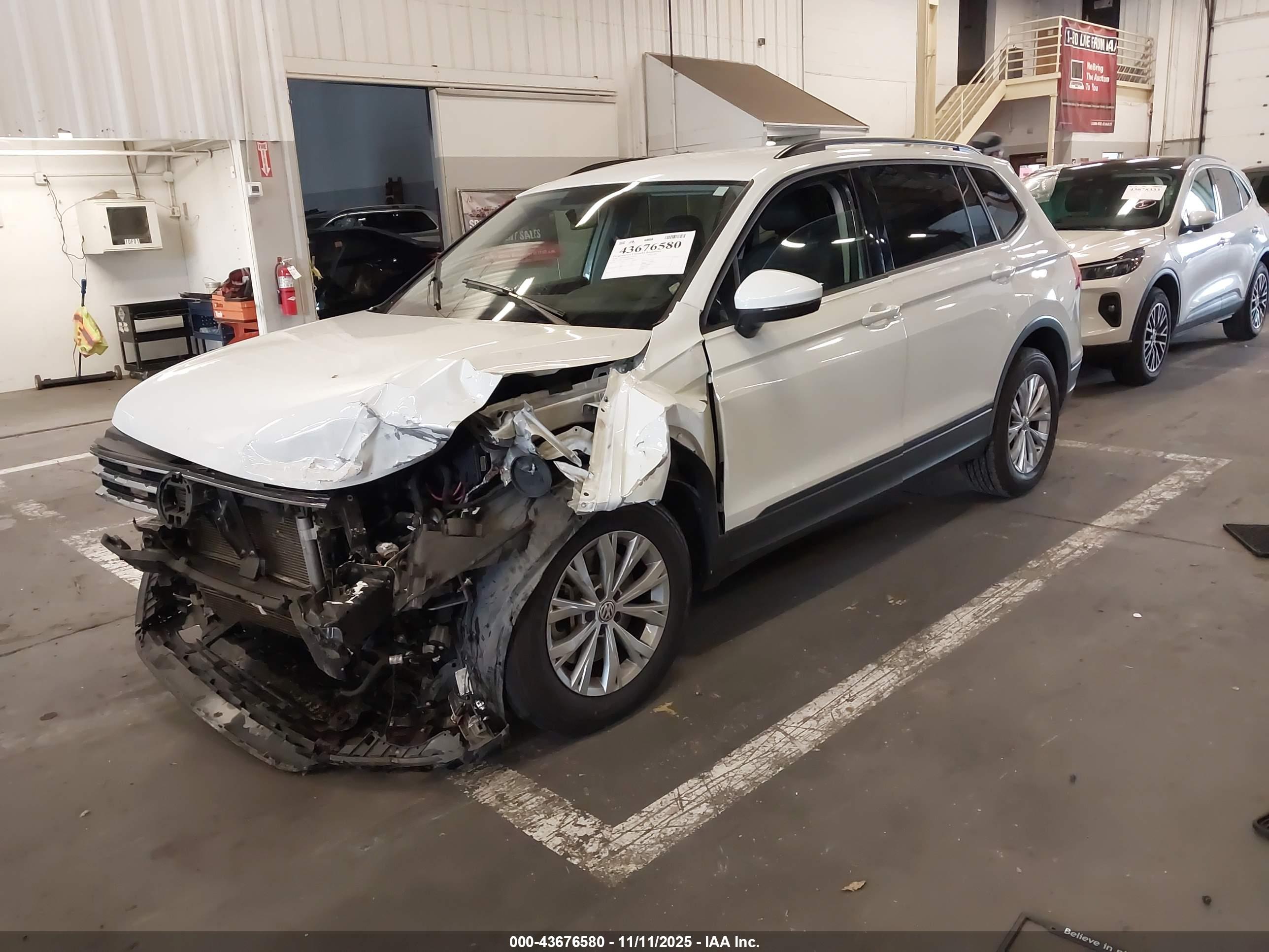 VOLKSWAGEN TIGUAN image 2