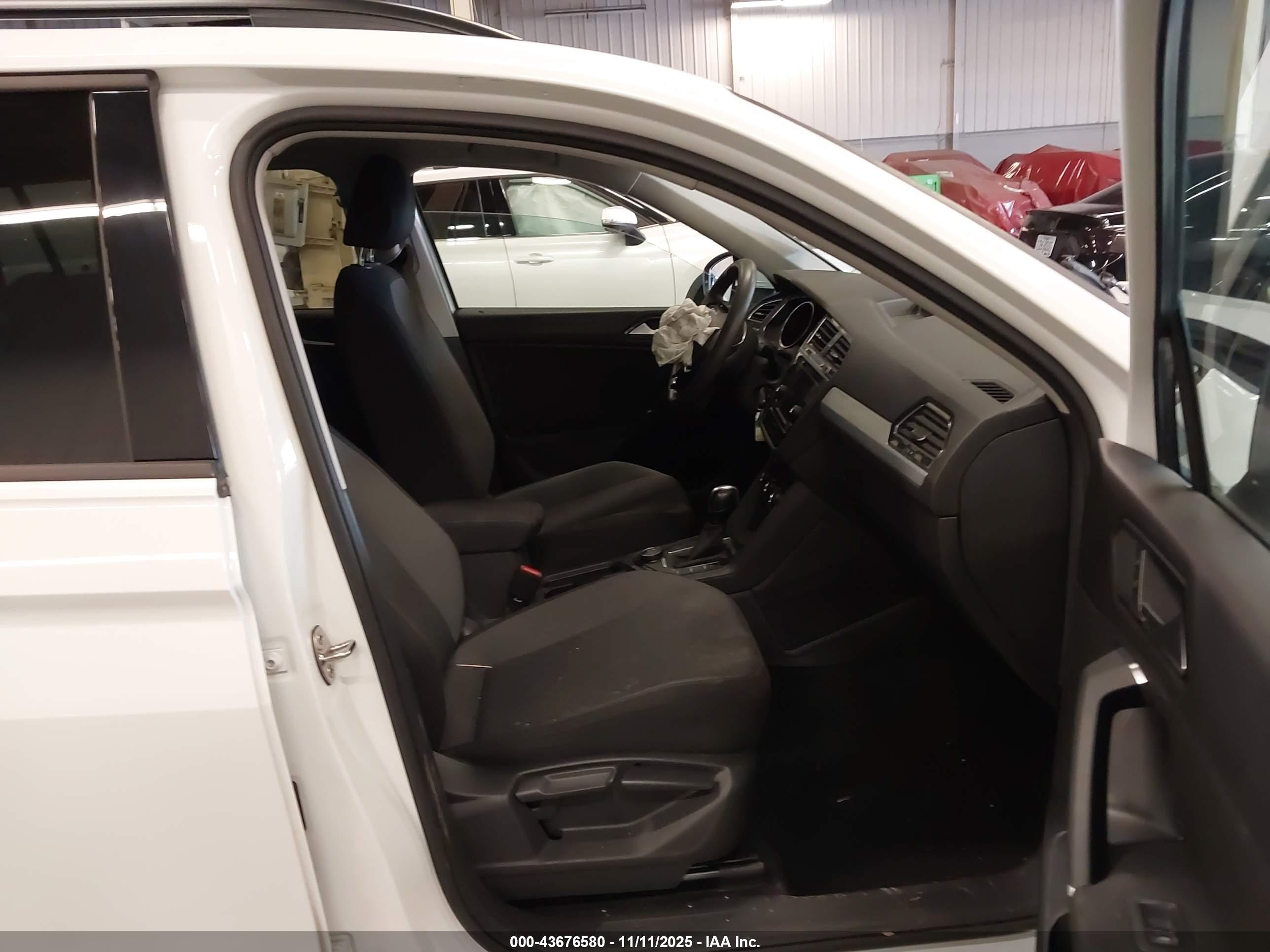 VOLKSWAGEN TIGUAN image 5