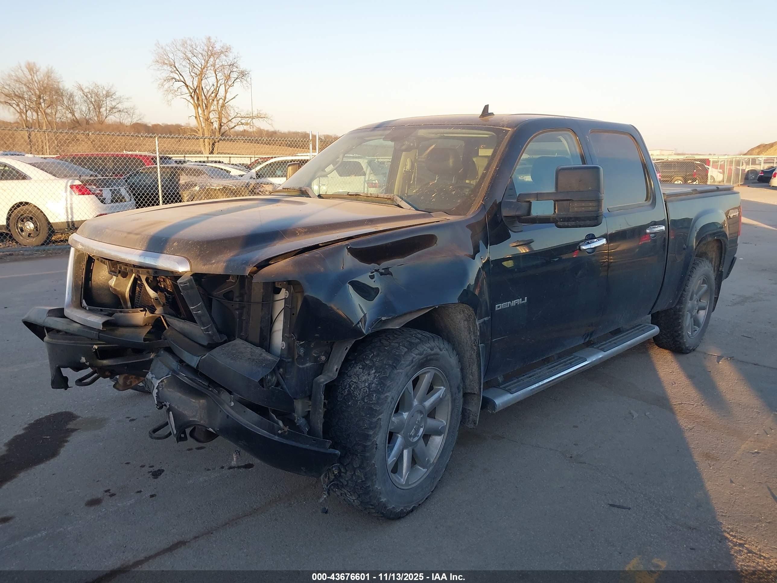 GMC SIERRA image 2