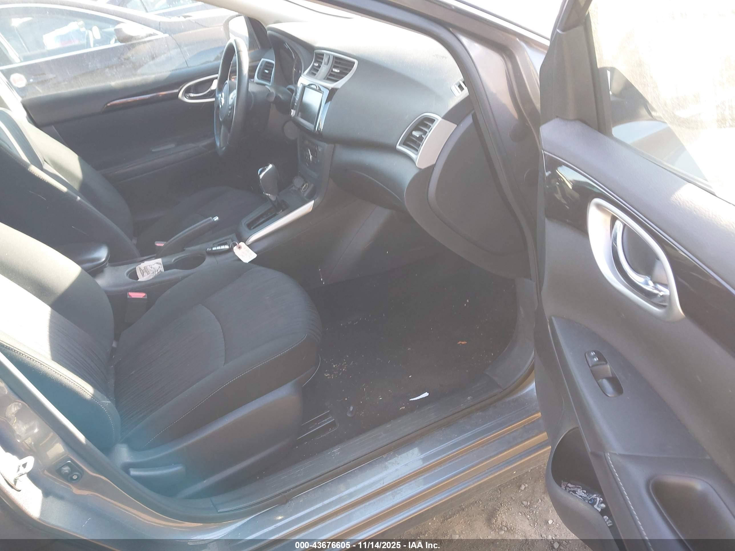 NISSAN SENTRA image 5