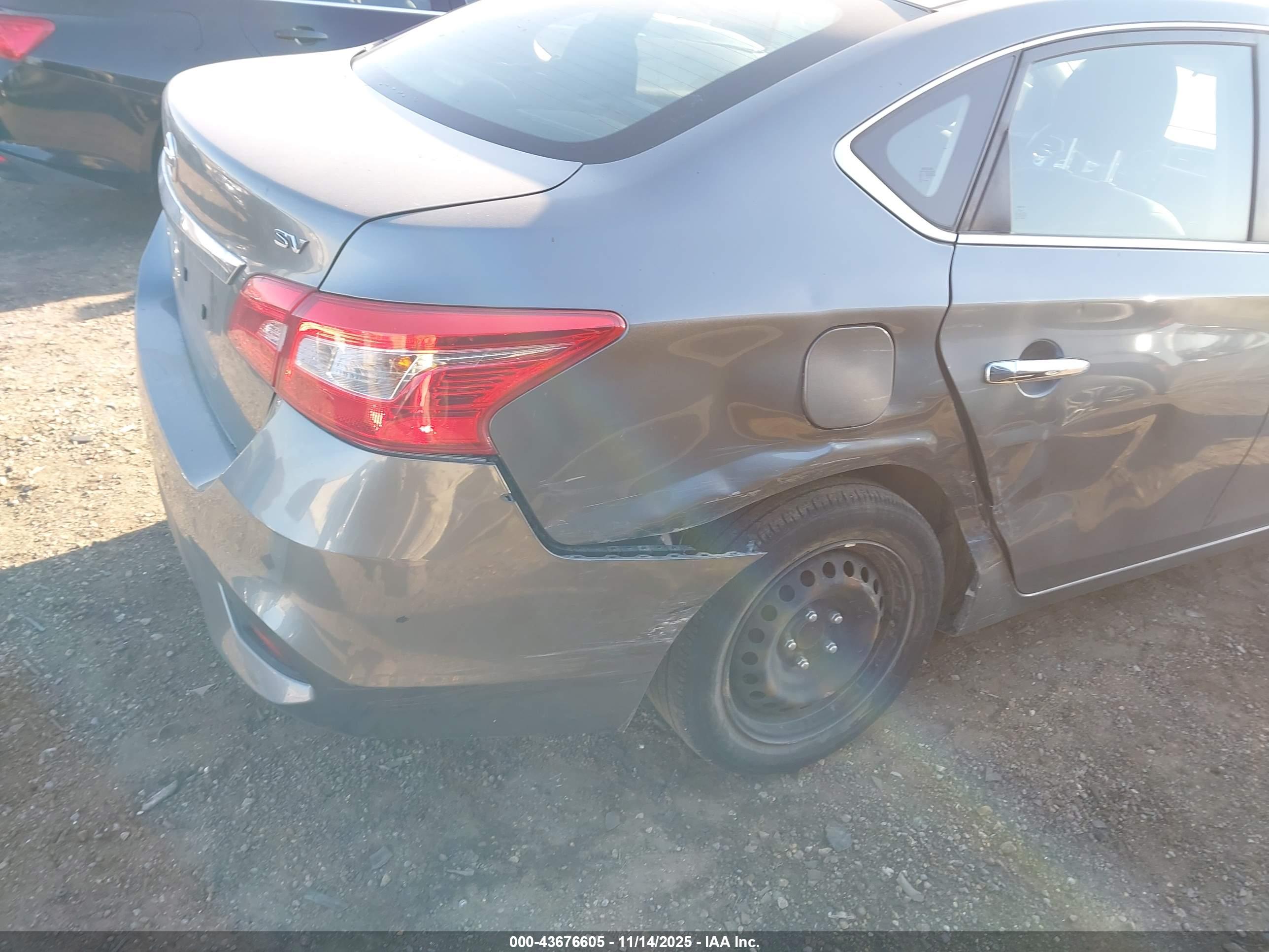 NISSAN SENTRA image 6