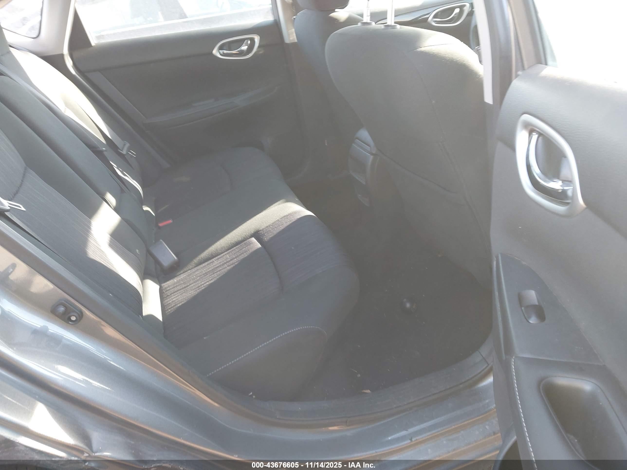 NISSAN SENTRA image 8