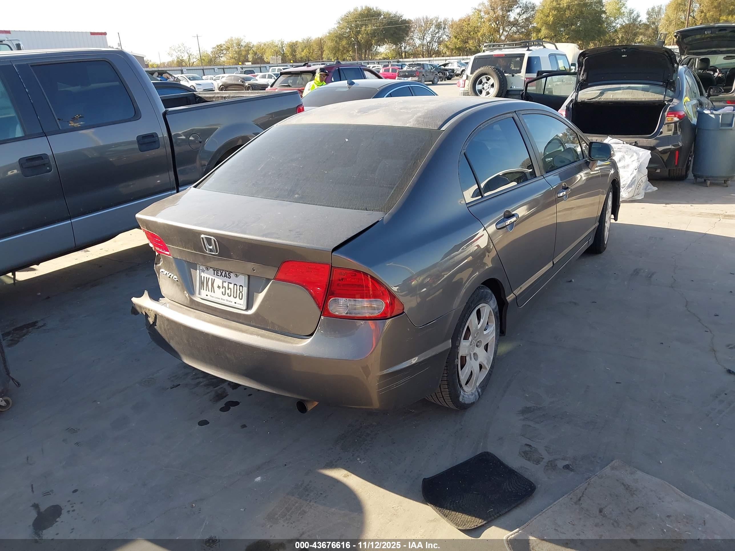 HONDA CIVIC image 4
