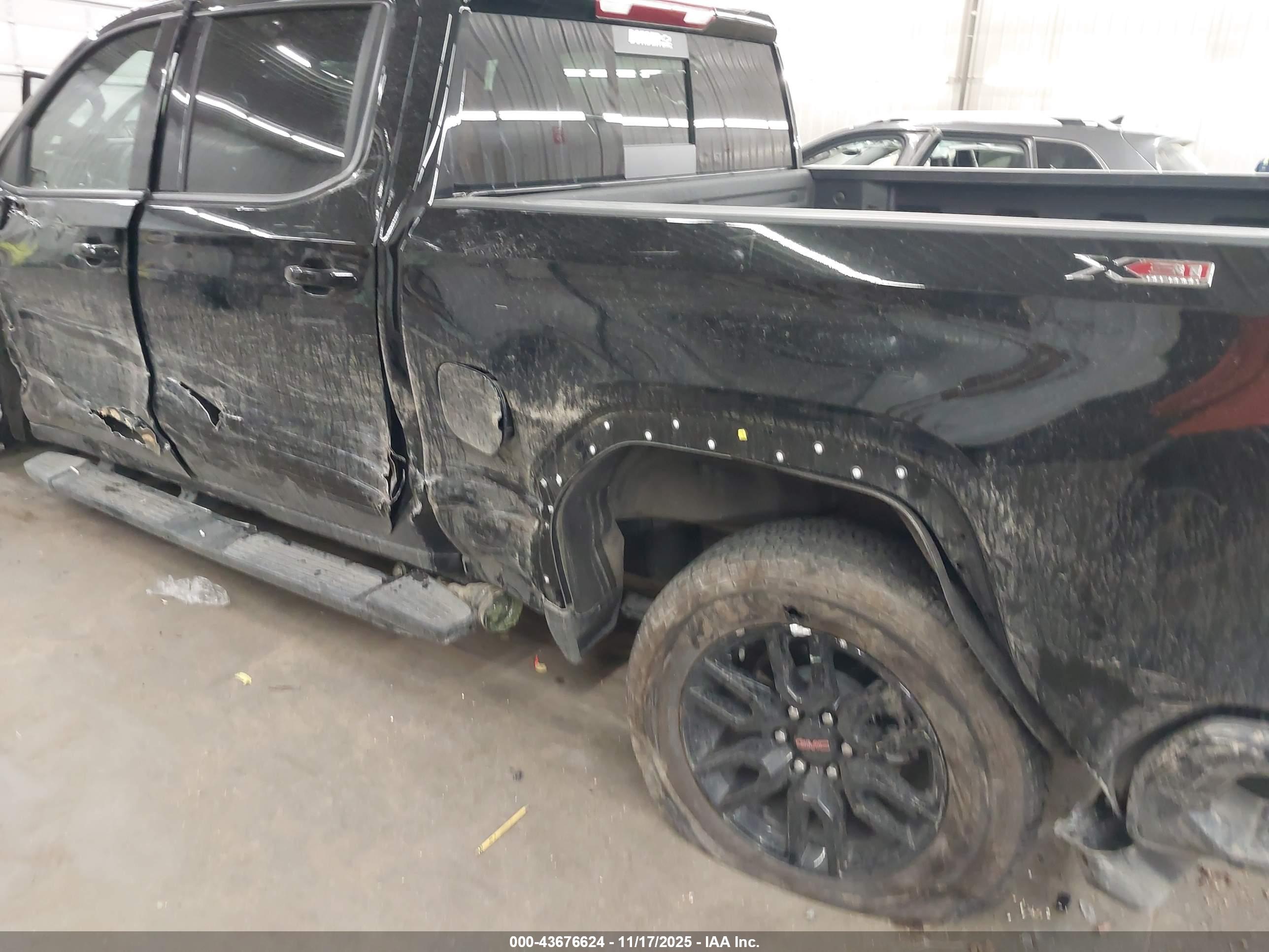 GMC SIERRA image 6