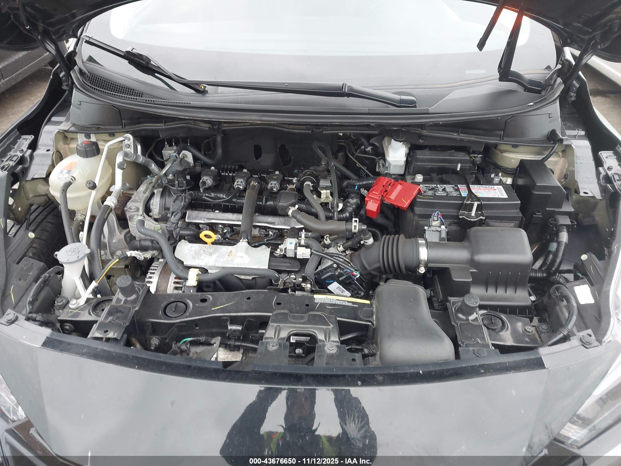NISSAN VERSA image 10