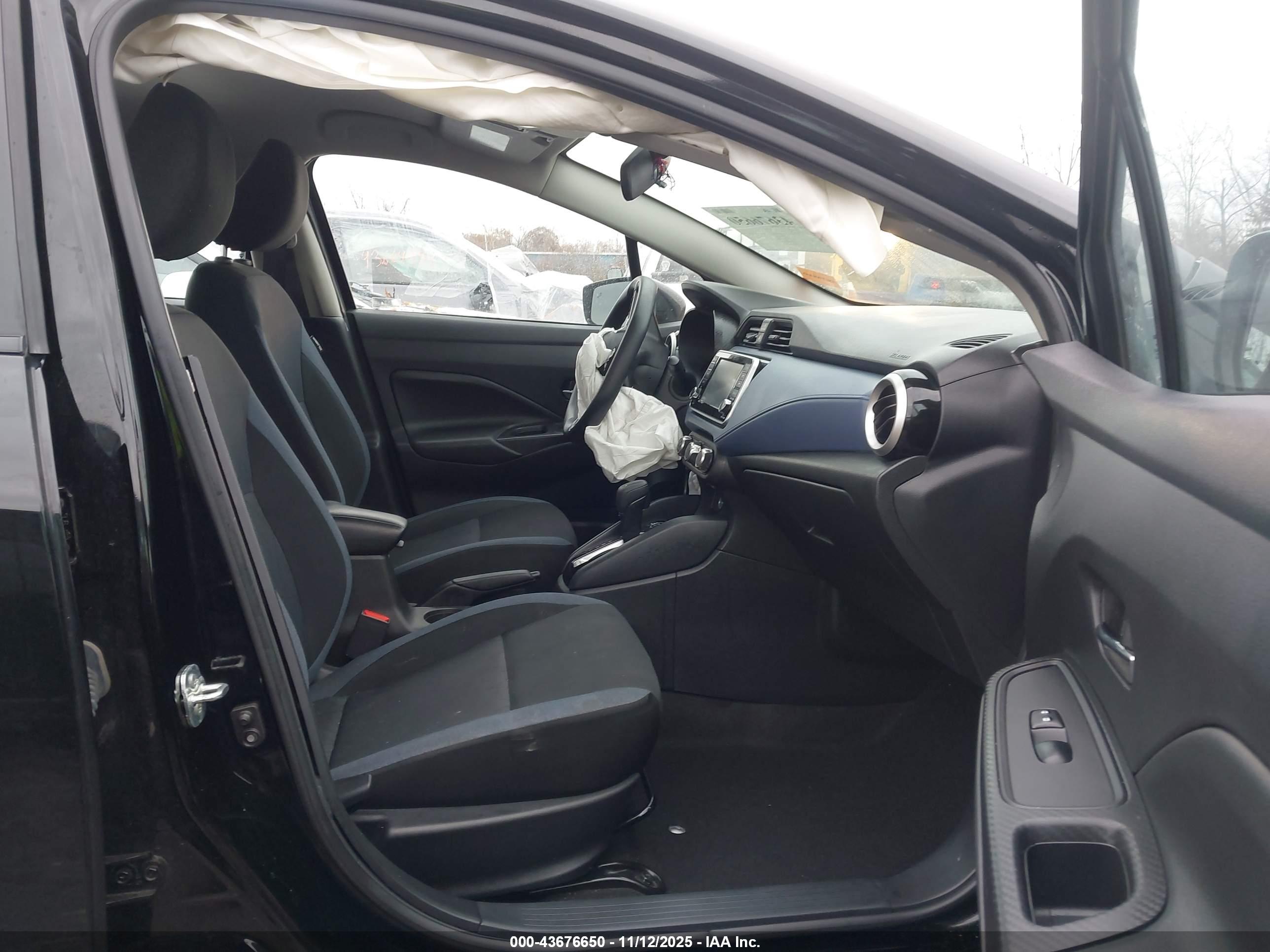 NISSAN VERSA image 5