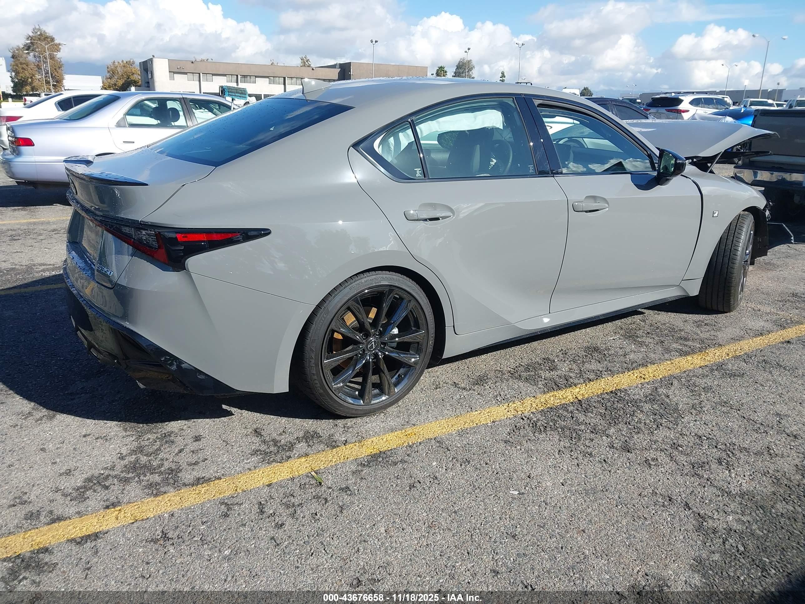 LEXUS IS image 4