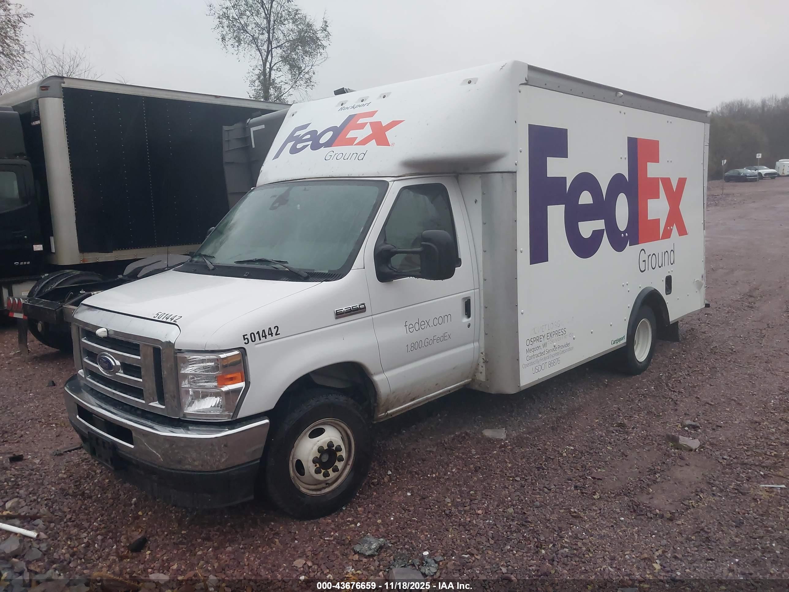 FORD E-350 image 2