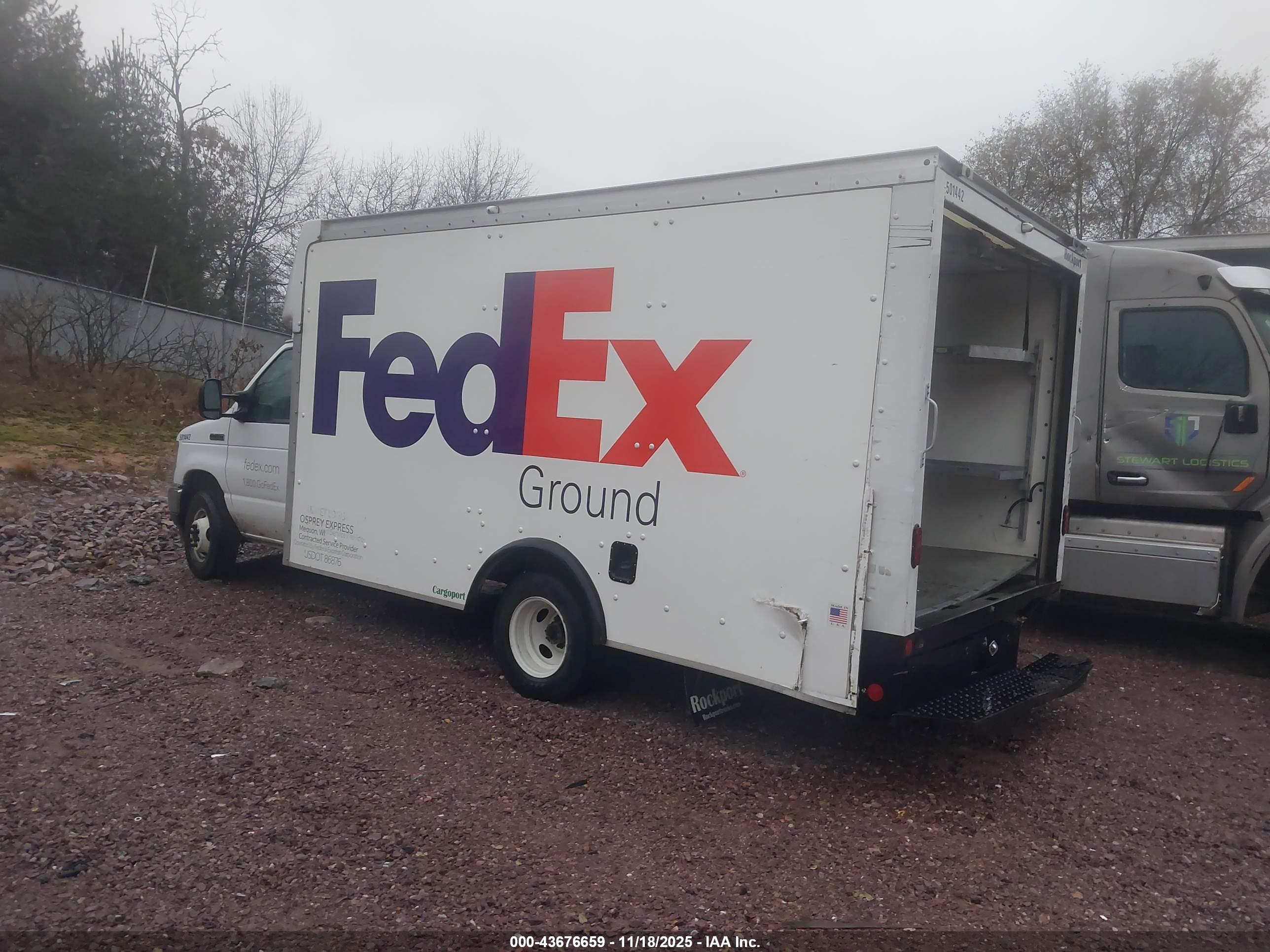 FORD E-350 image 3