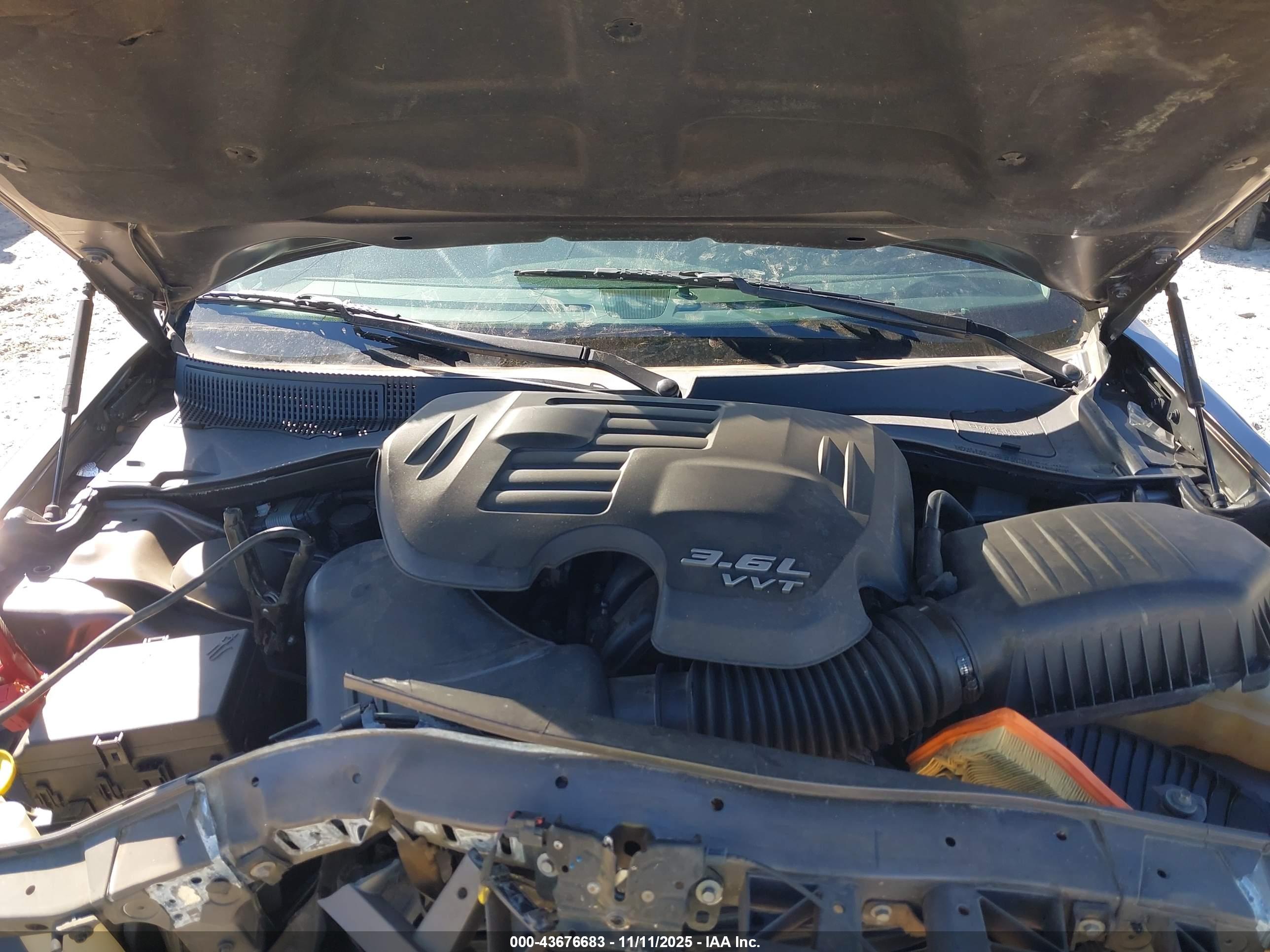 CHRYSLER 300 image 10