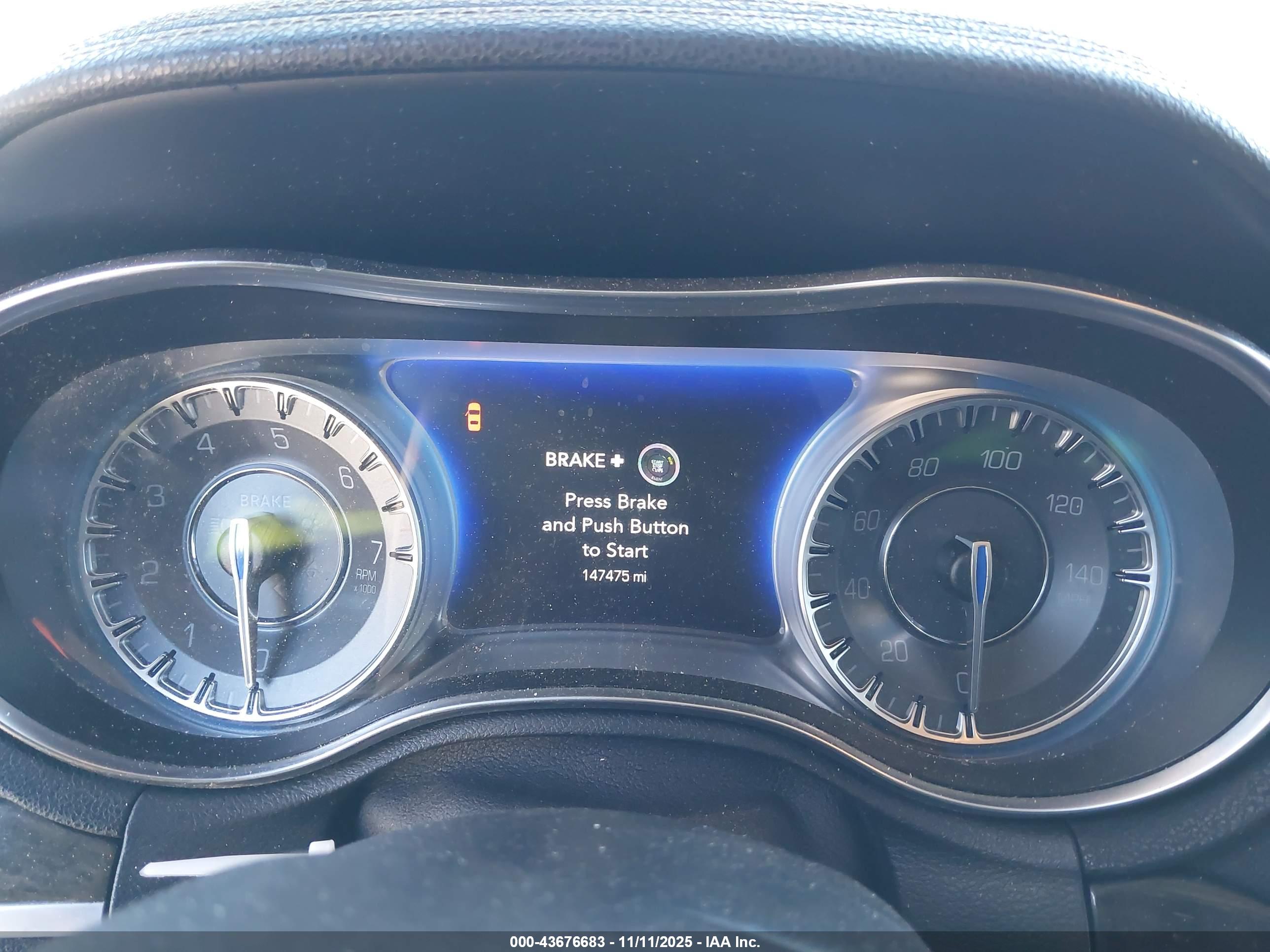 CHRYSLER 300 image 7