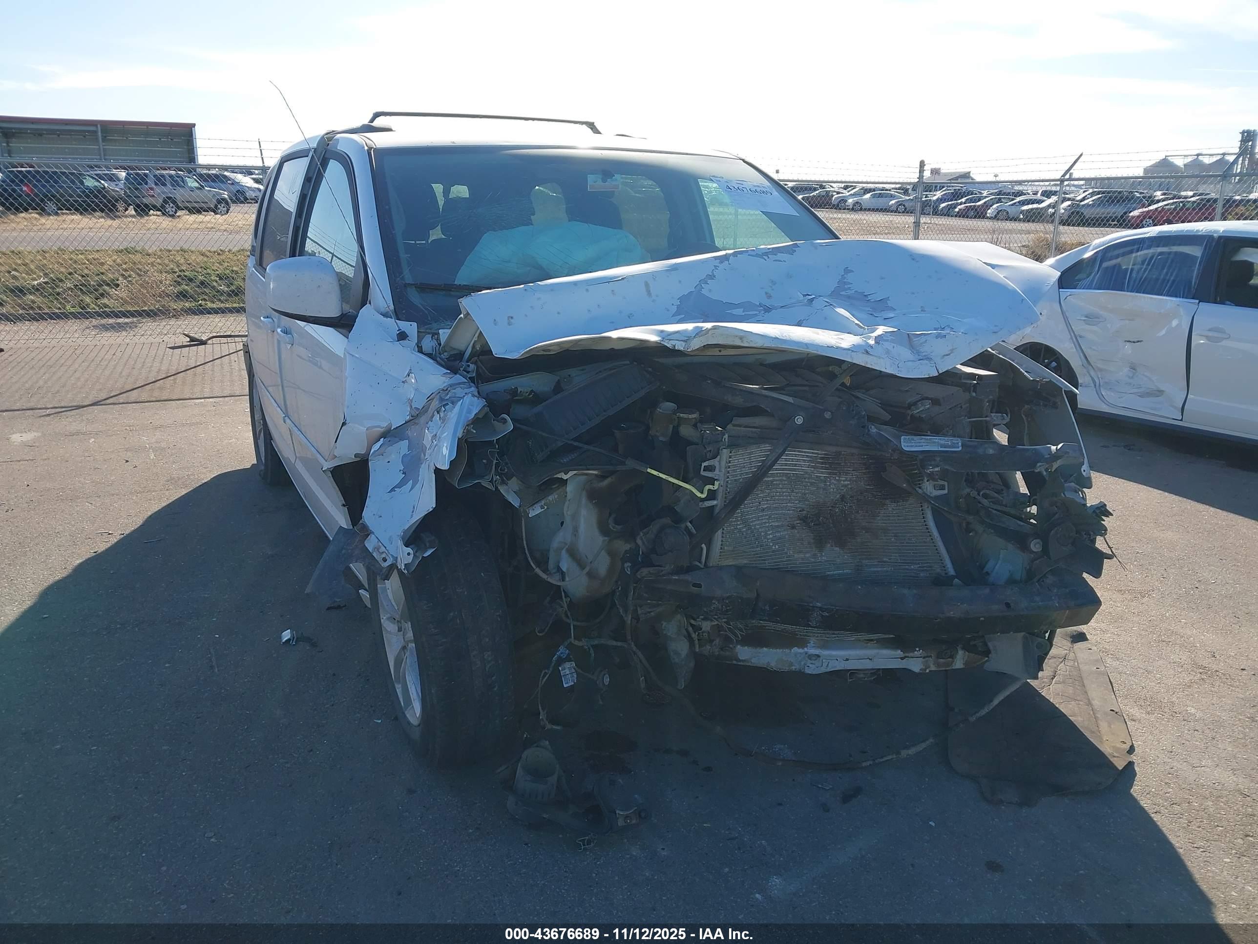 DODGE GRAND image 6