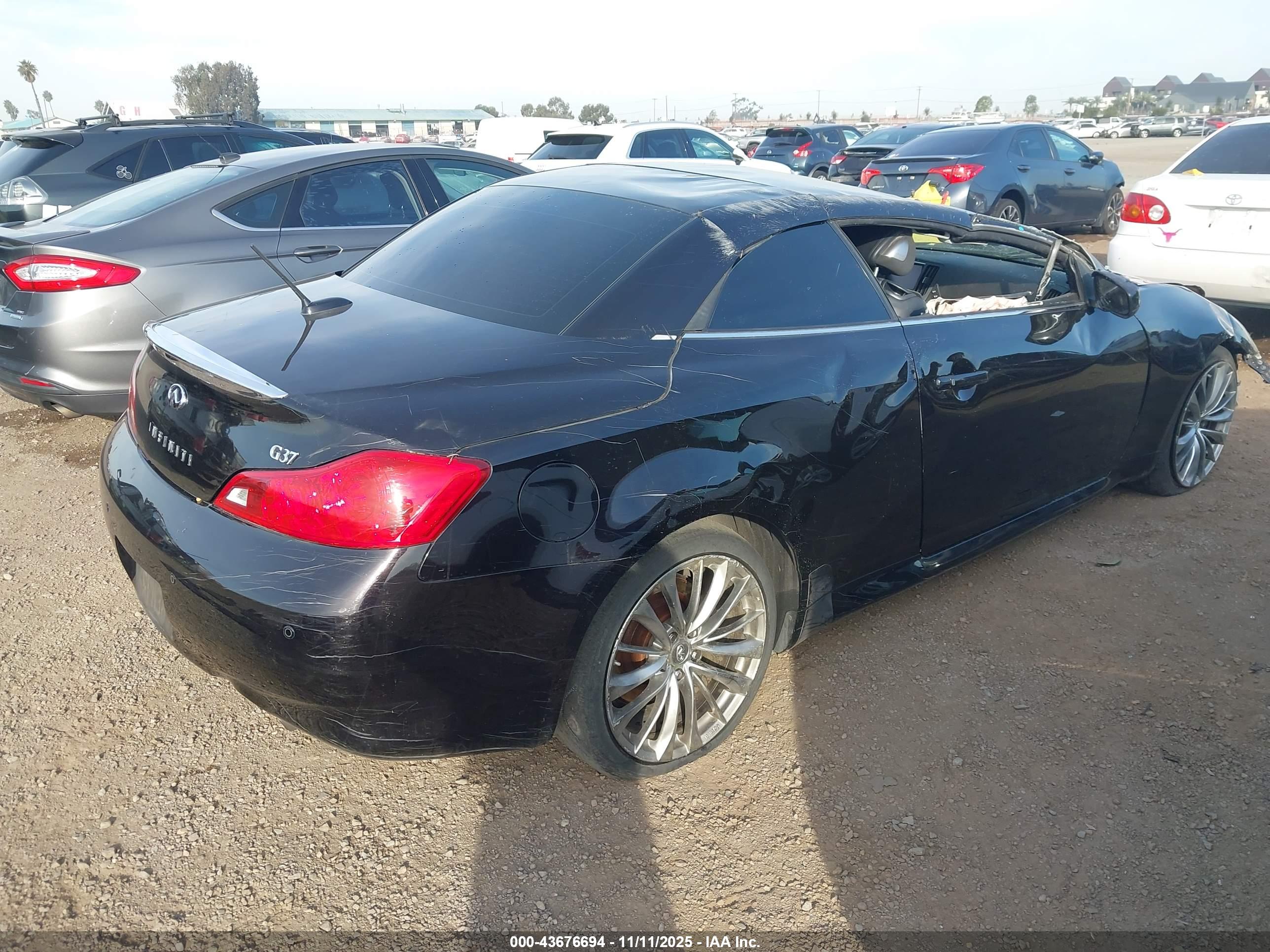 INFINITI G37 image 4