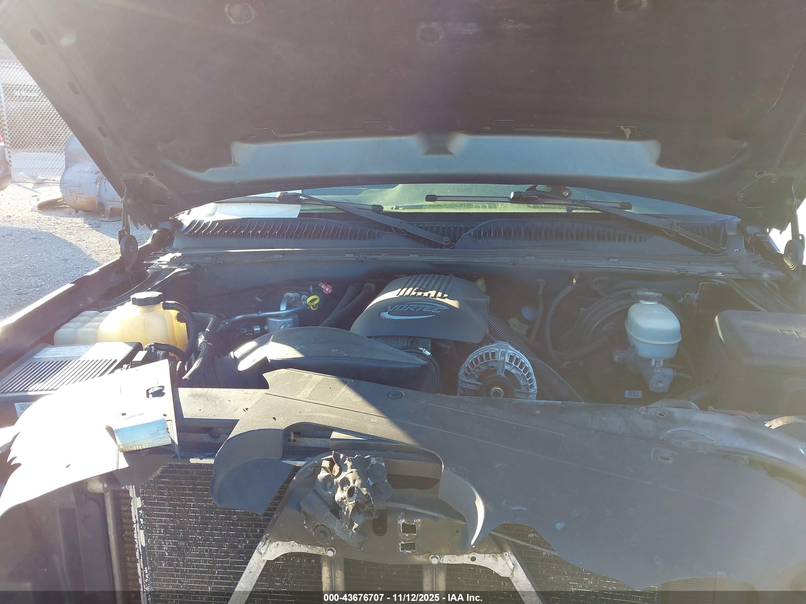 CHEVROLET SILVERADO image 10