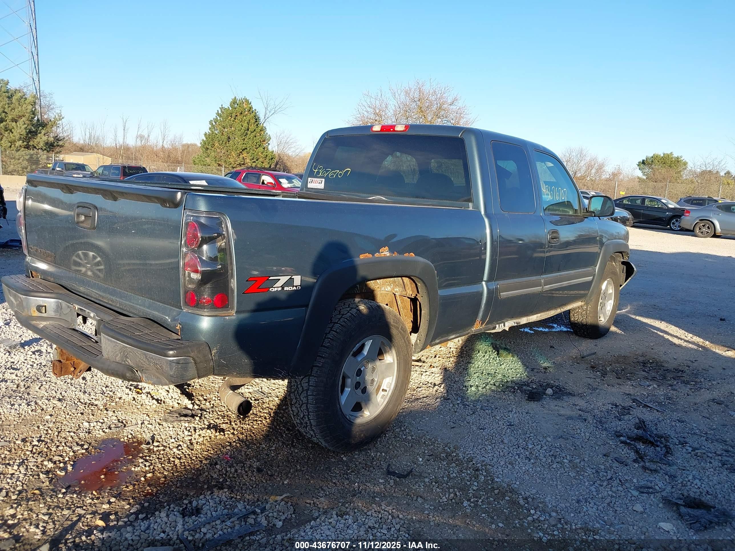CHEVROLET SILVERADO image 4