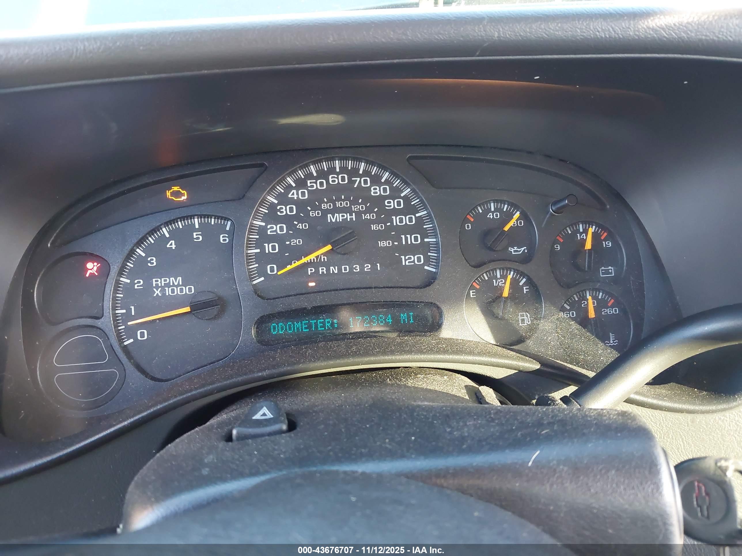 CHEVROLET SILVERADO image 7
