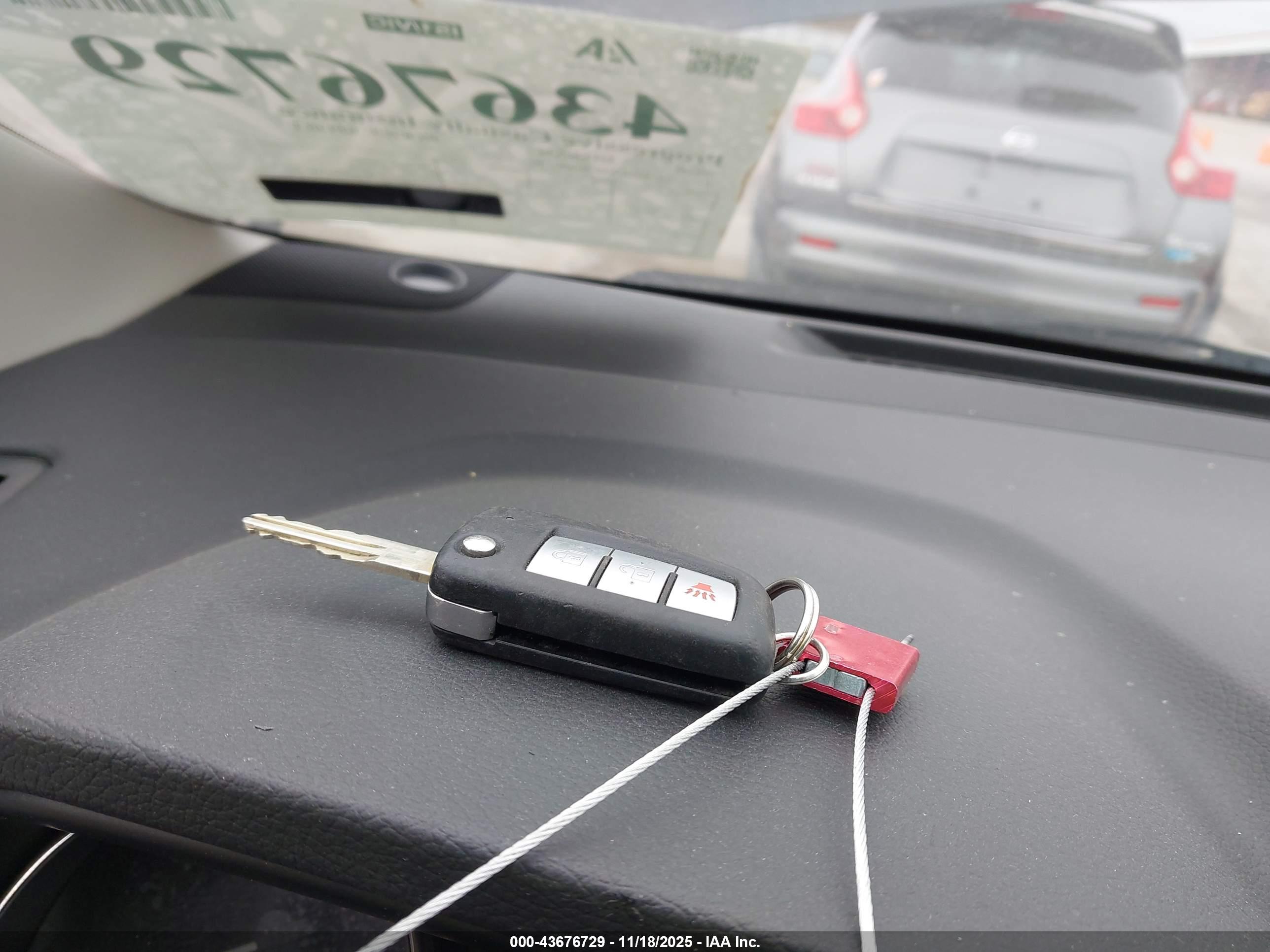 NISSAN ROGUE image 11