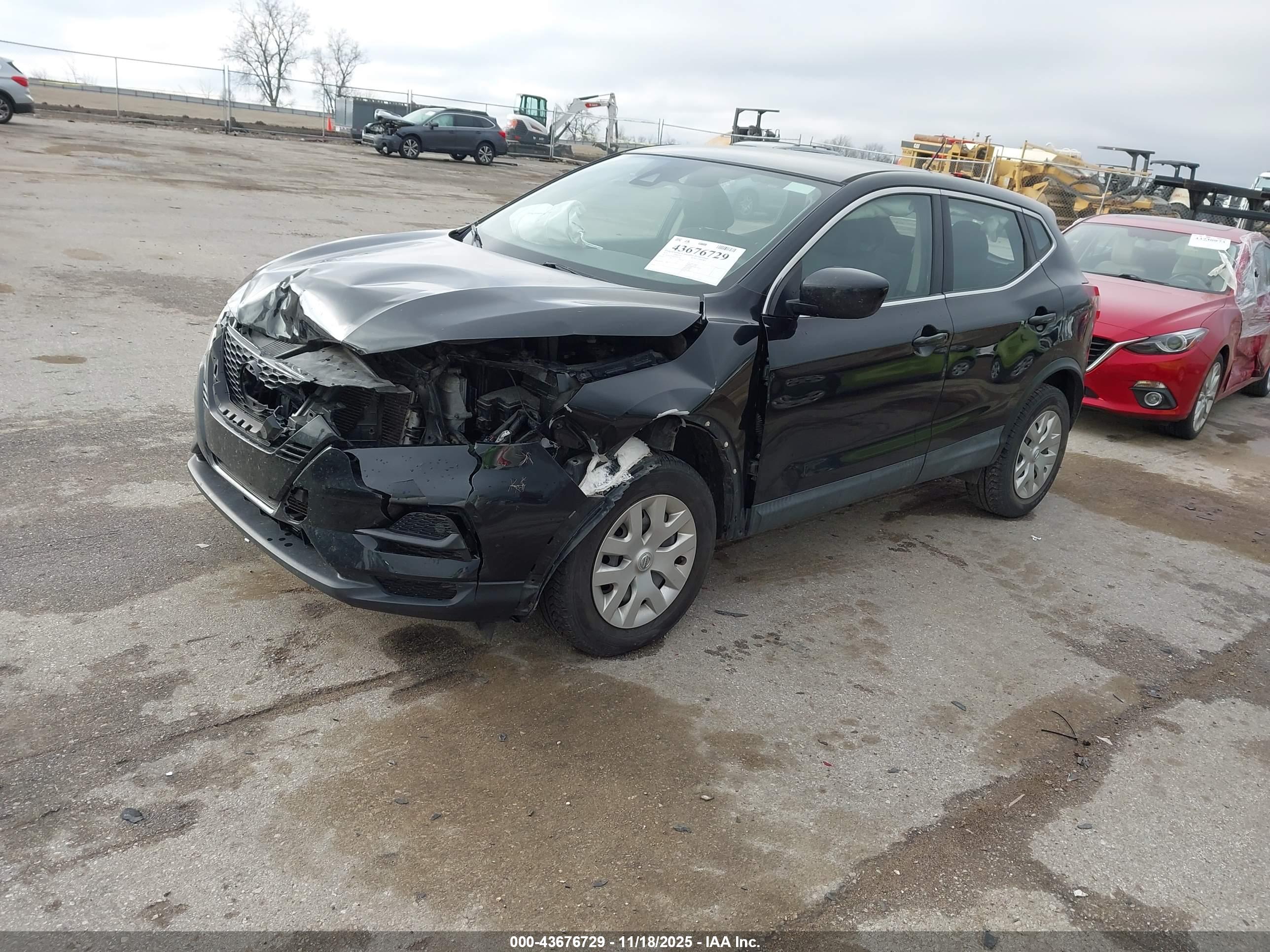 NISSAN ROGUE image 2