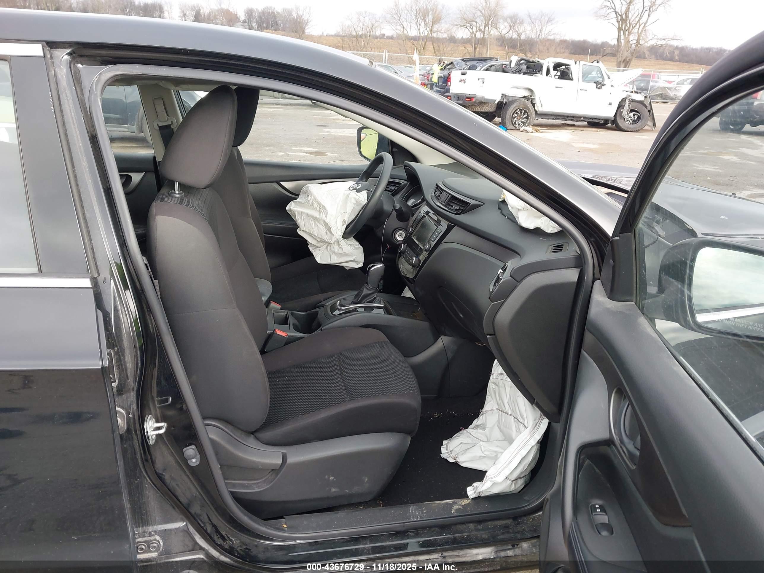 NISSAN ROGUE image 5