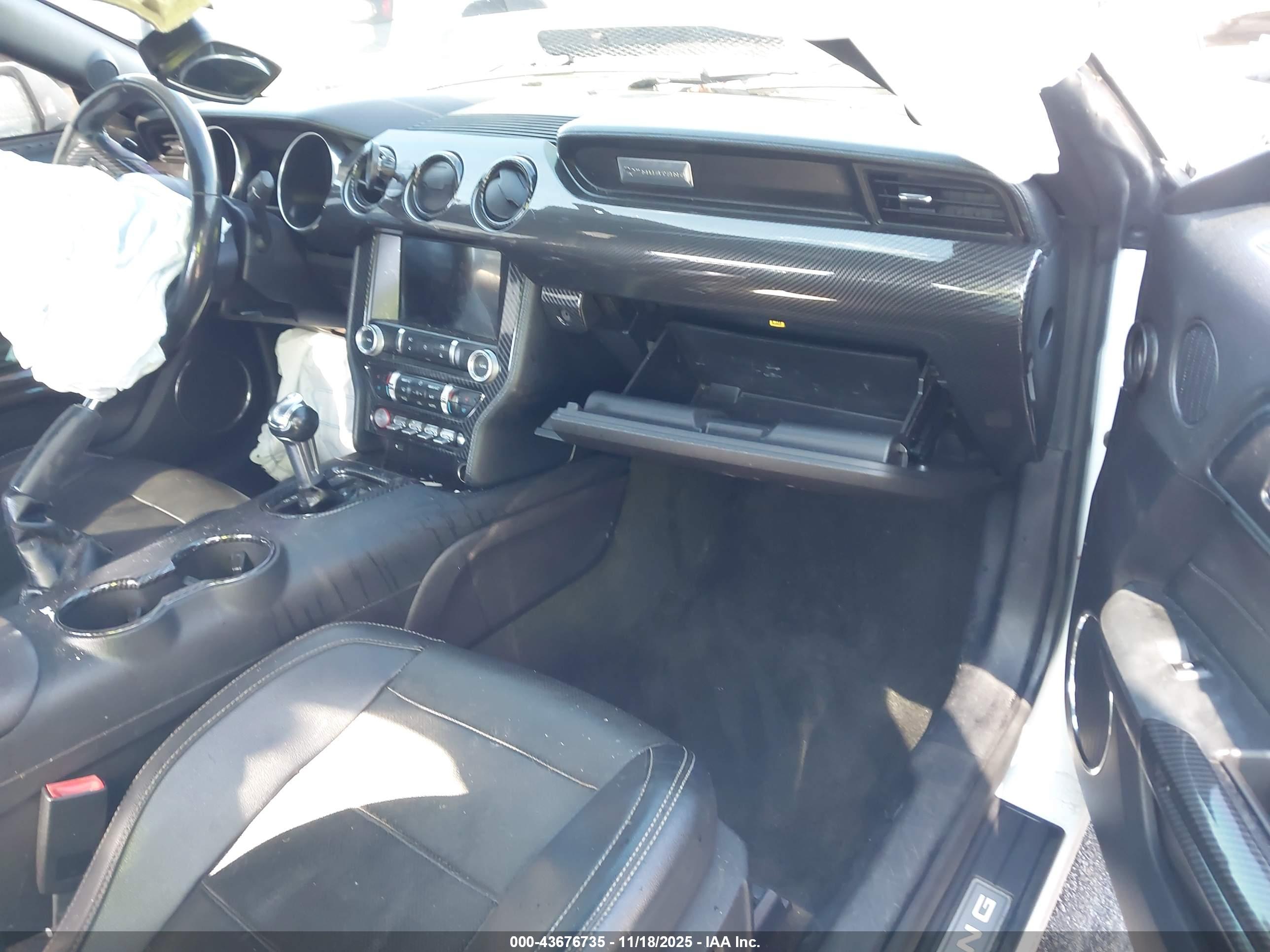 FORD MUSTANG image 5