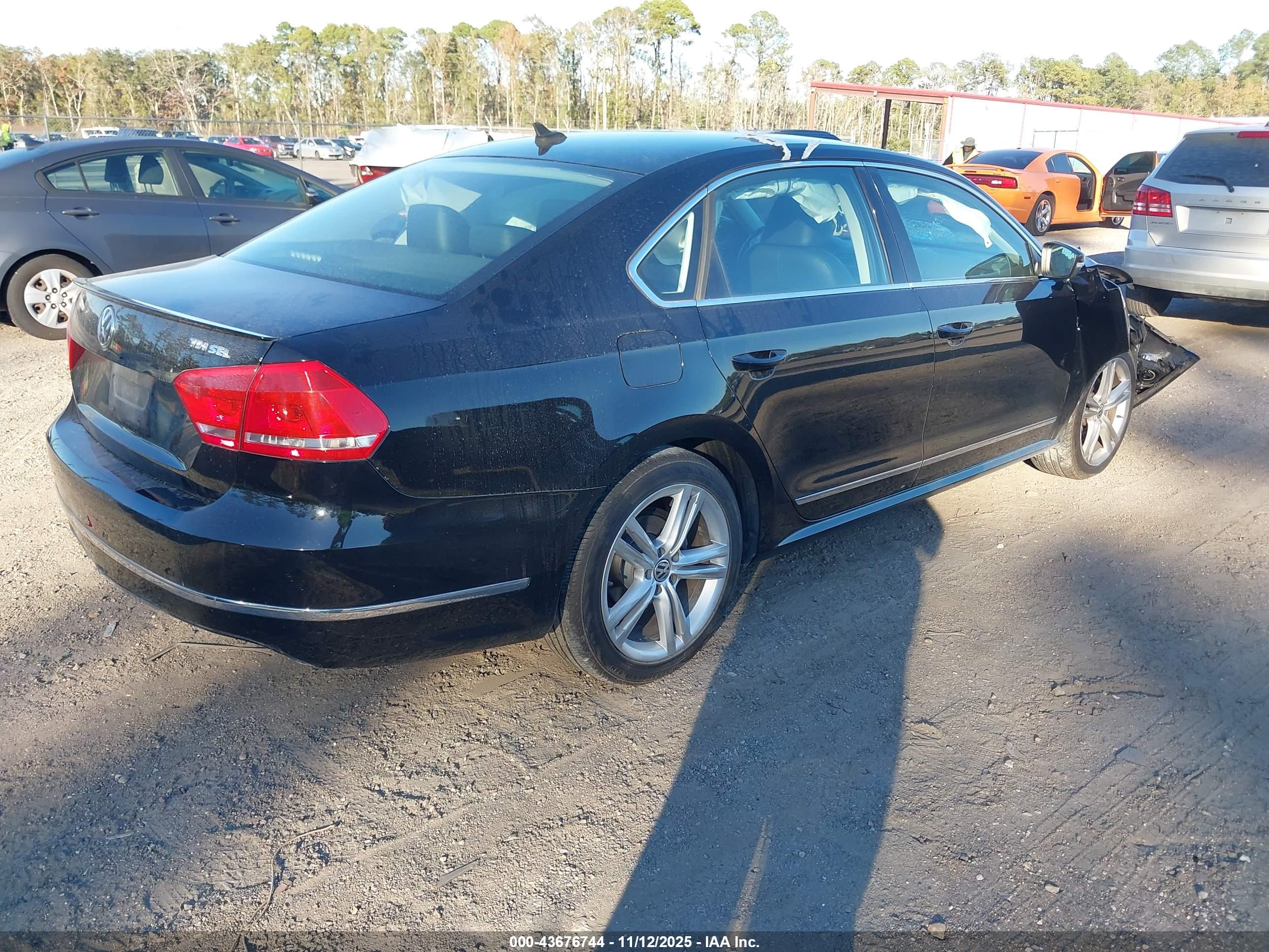 VOLKSWAGEN PASSAT image 4