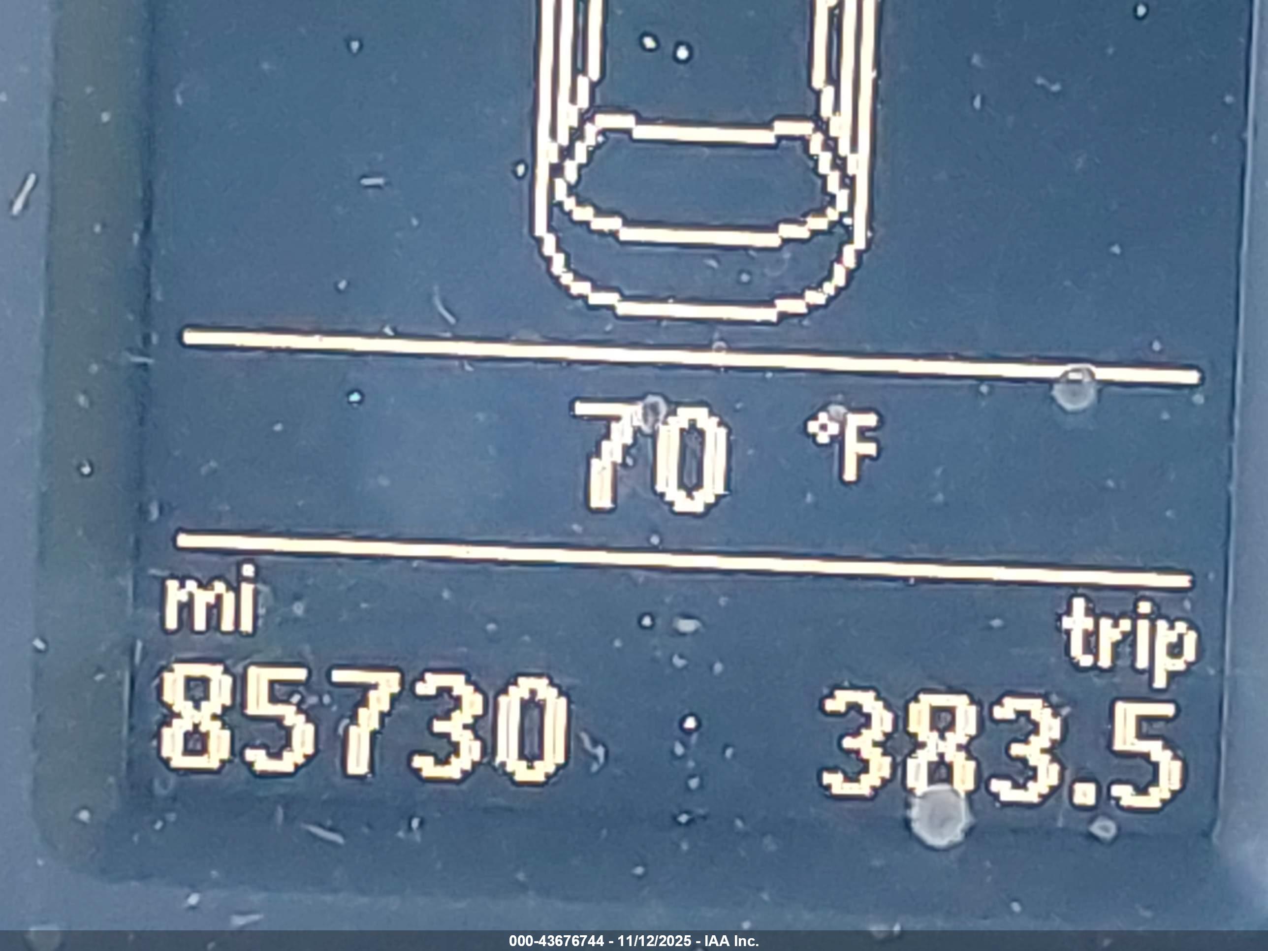 VOLKSWAGEN PASSAT image 7