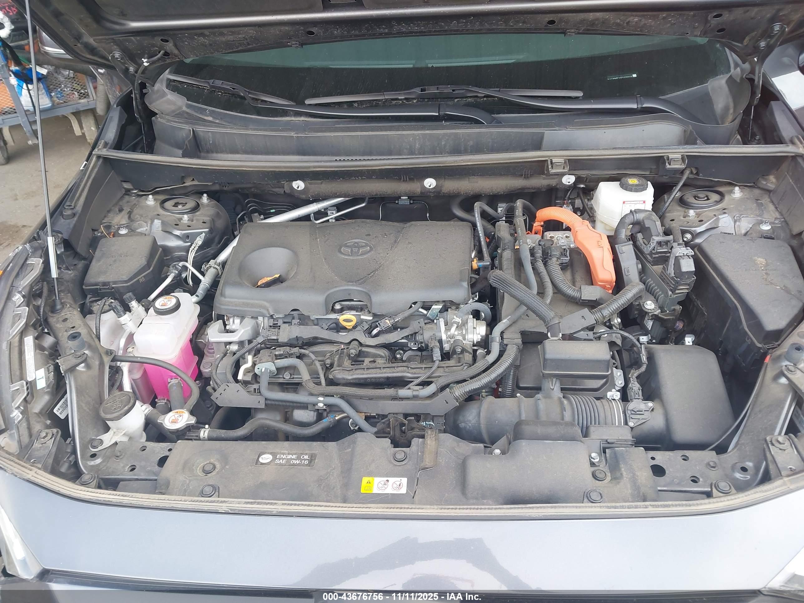 TOYOTA RAV4 image 10