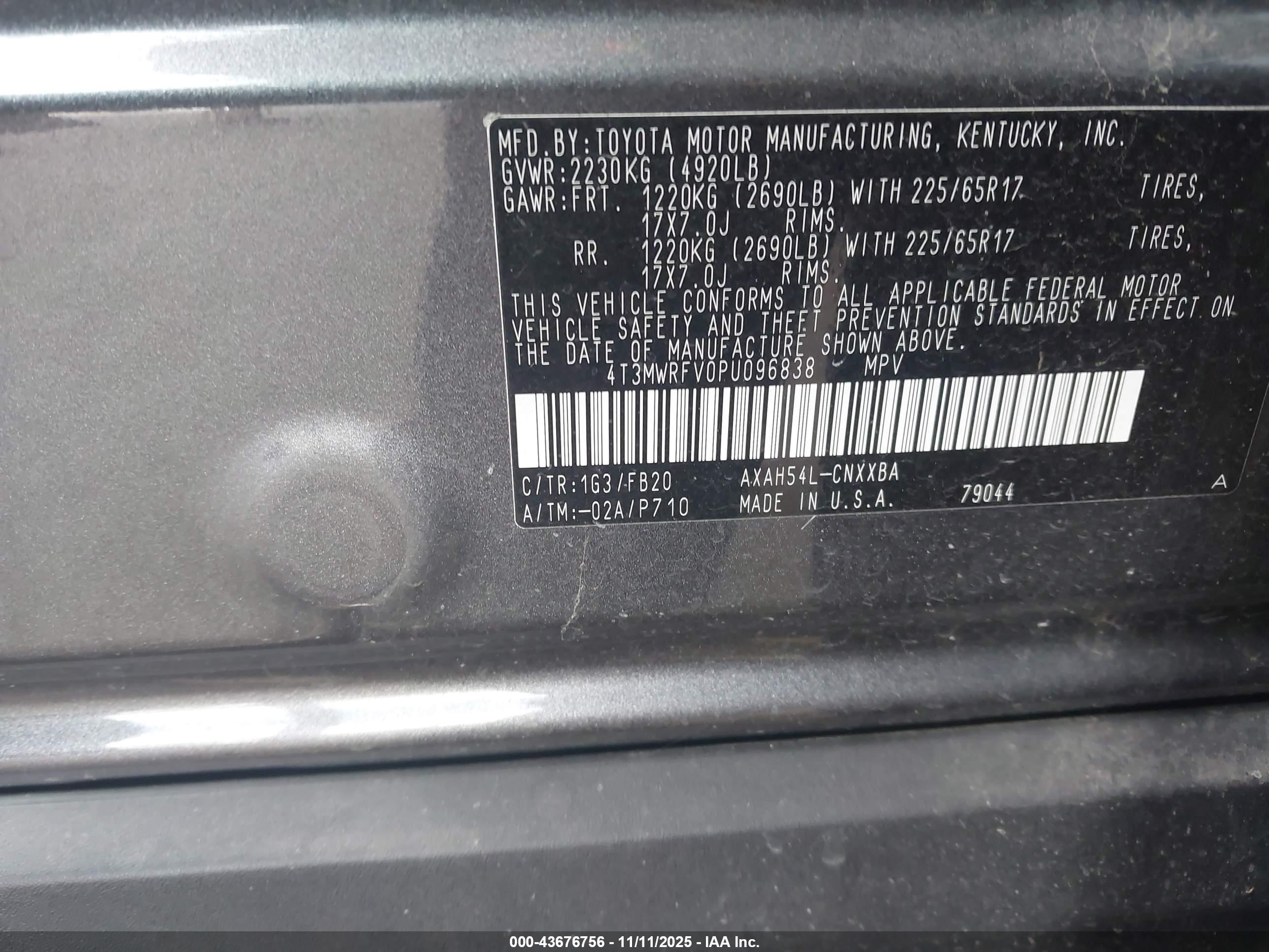 TOYOTA RAV4 image 9
