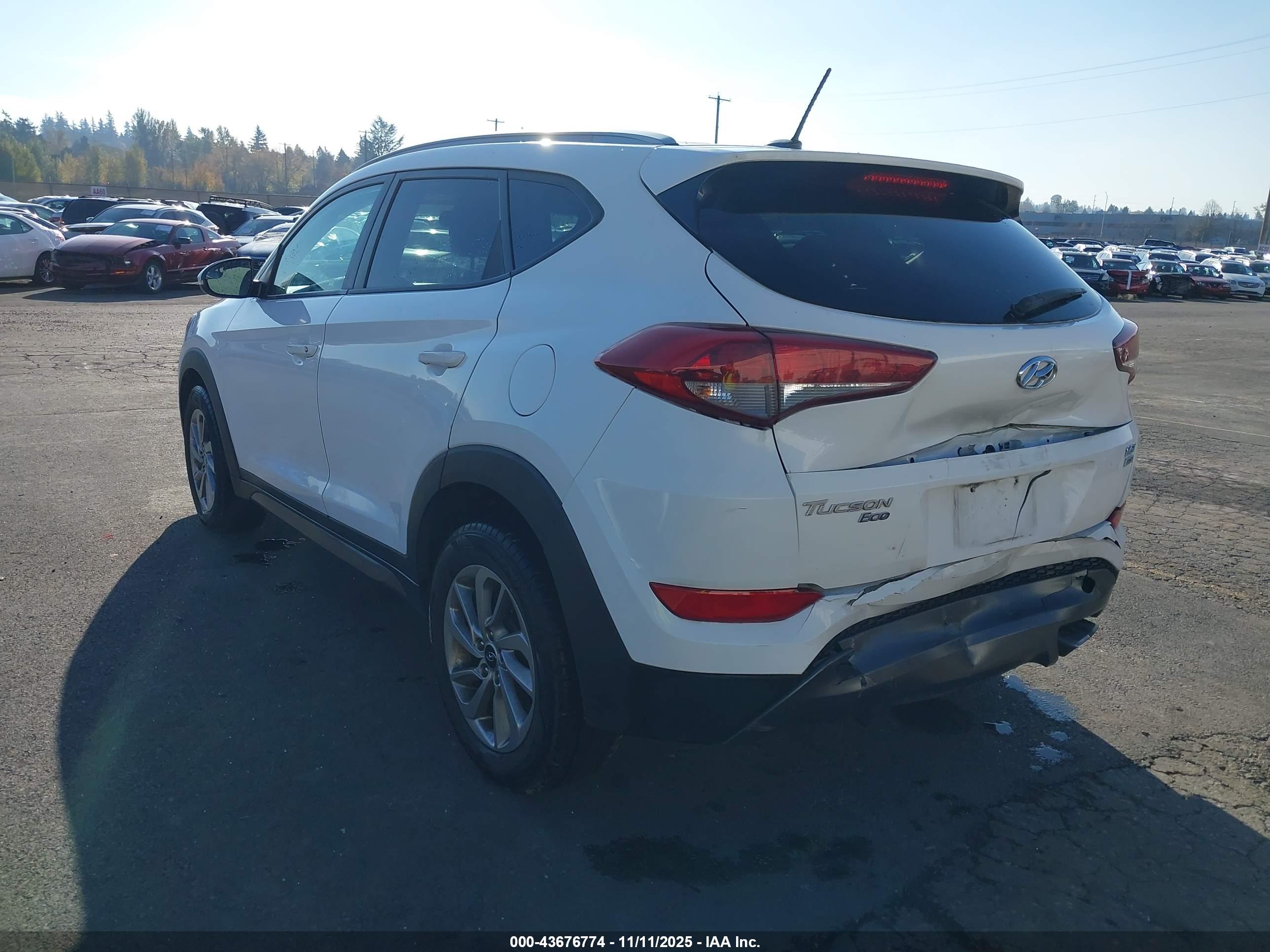 HYUNDAI TUCSON image 3