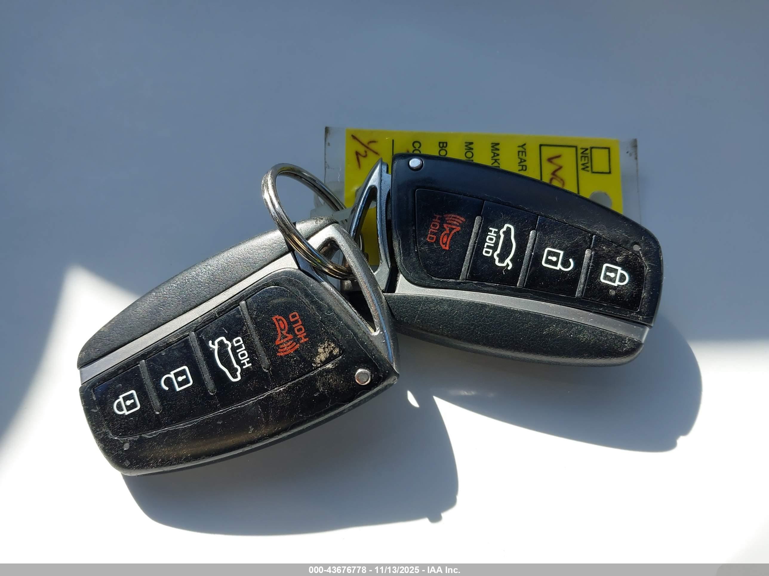 HYUNDAI GENESIS image 11