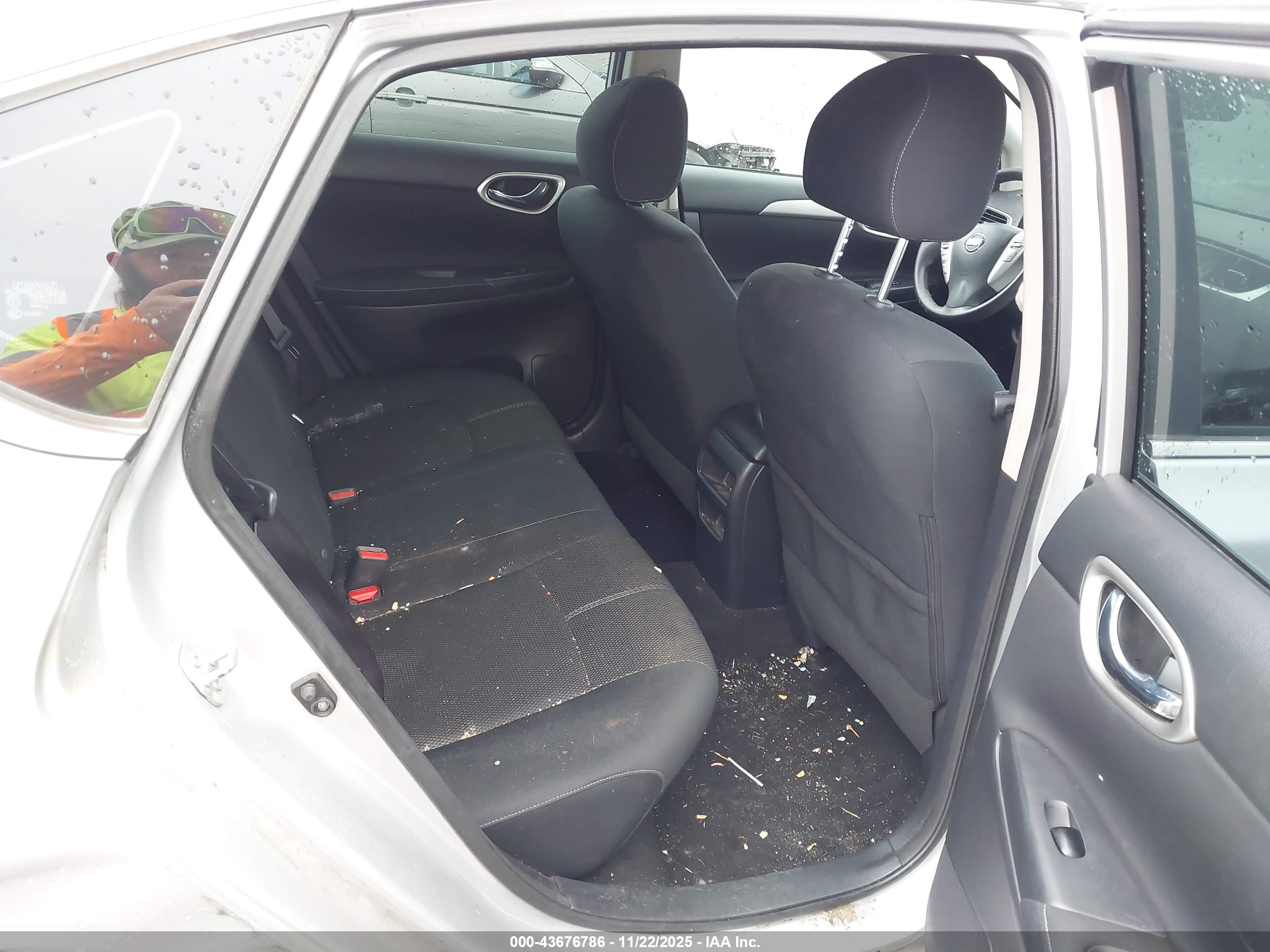 NISSAN SENTRA image 8