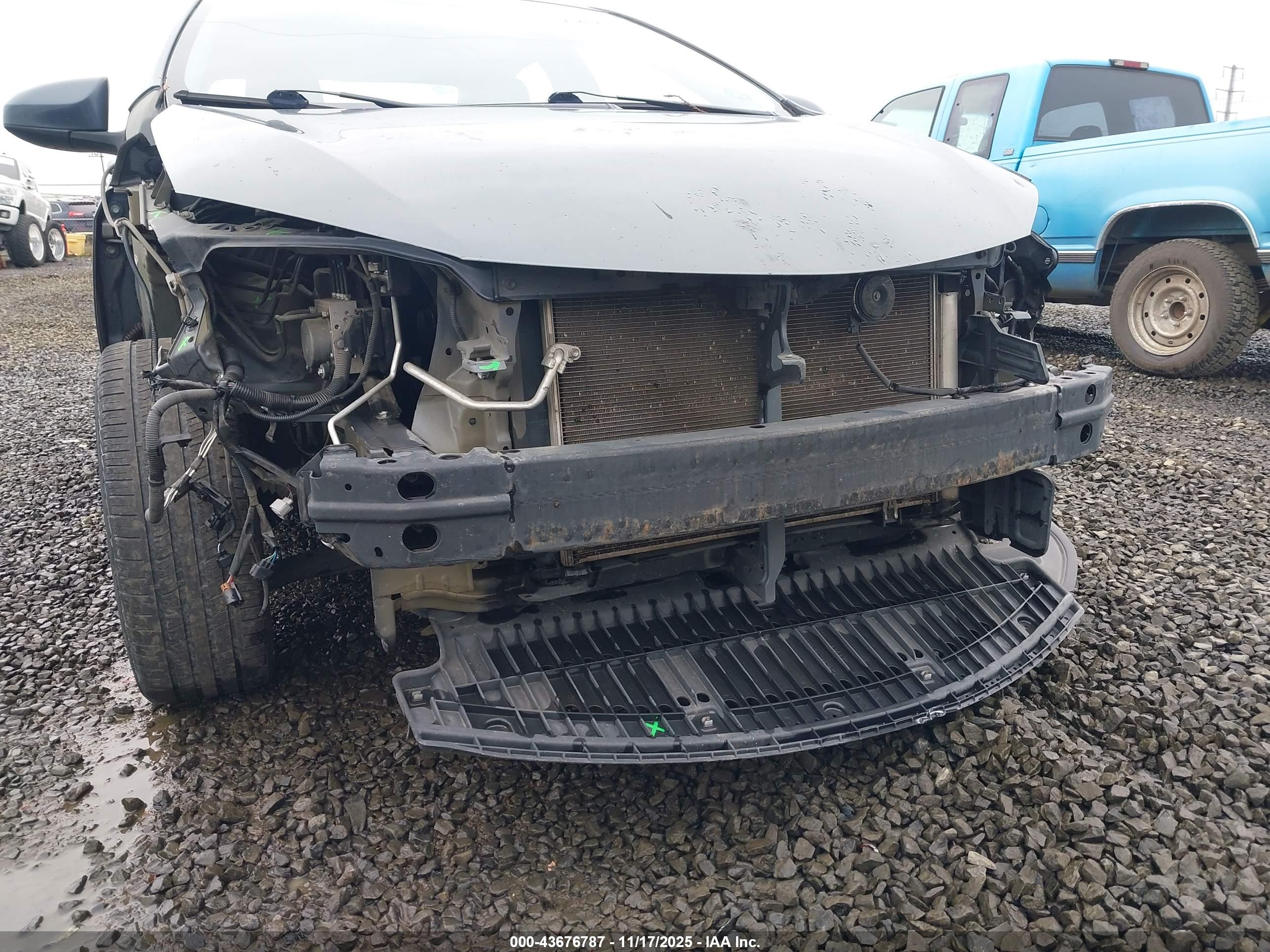 TOYOTA COROLLA image 6