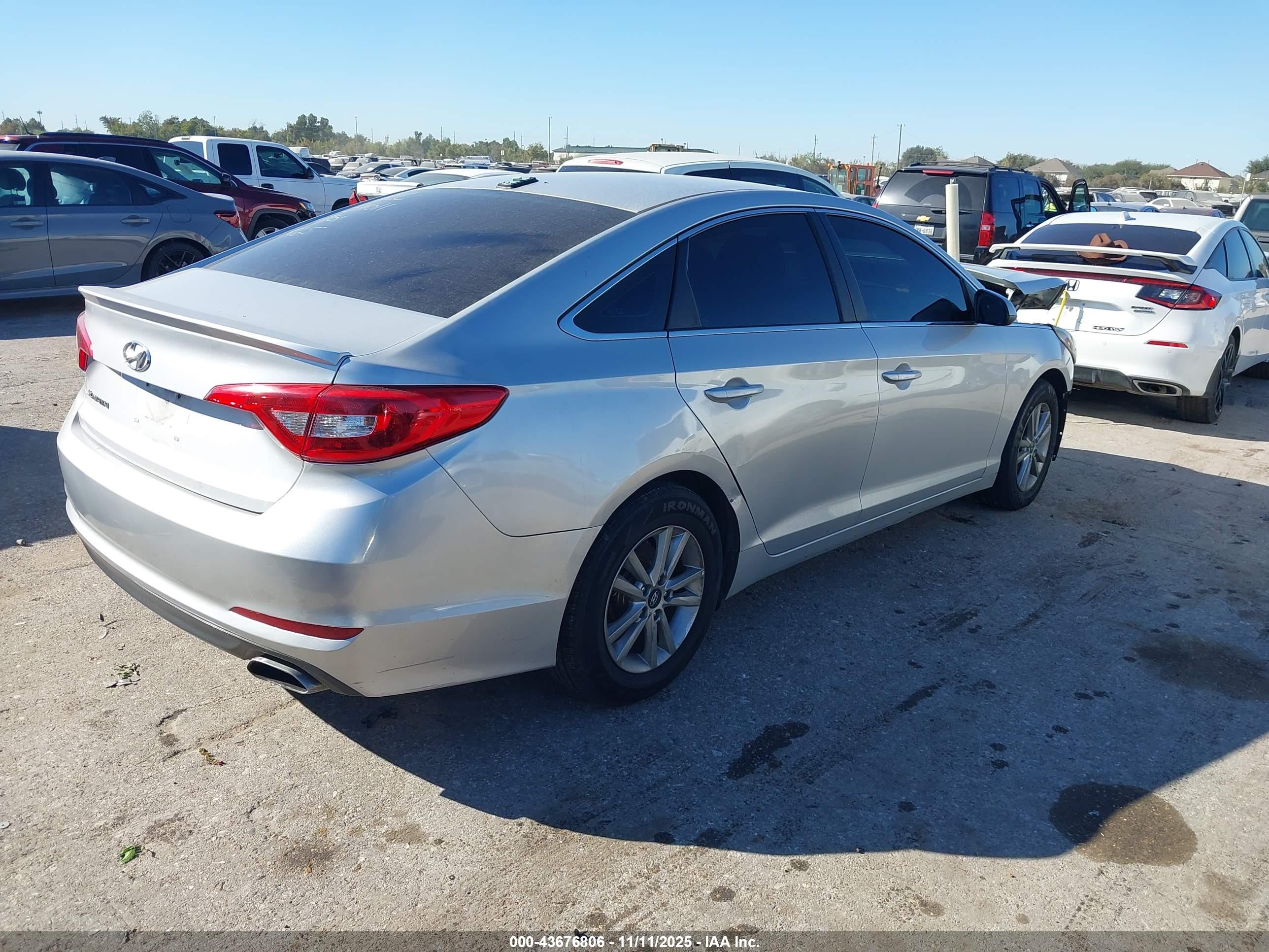 HYUNDAI SONATA image 4