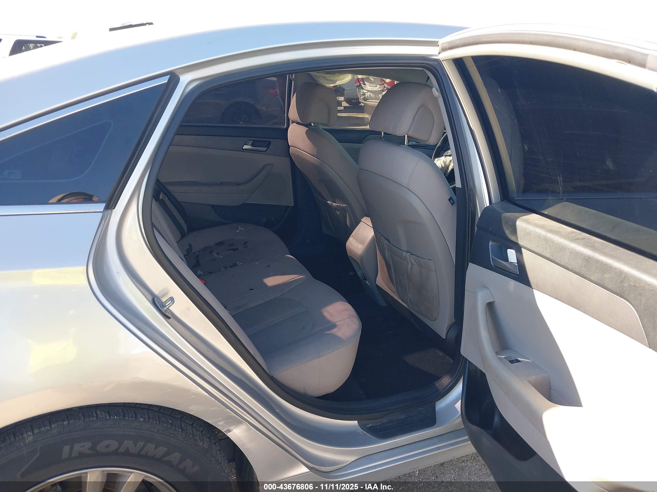 HYUNDAI SONATA image 8