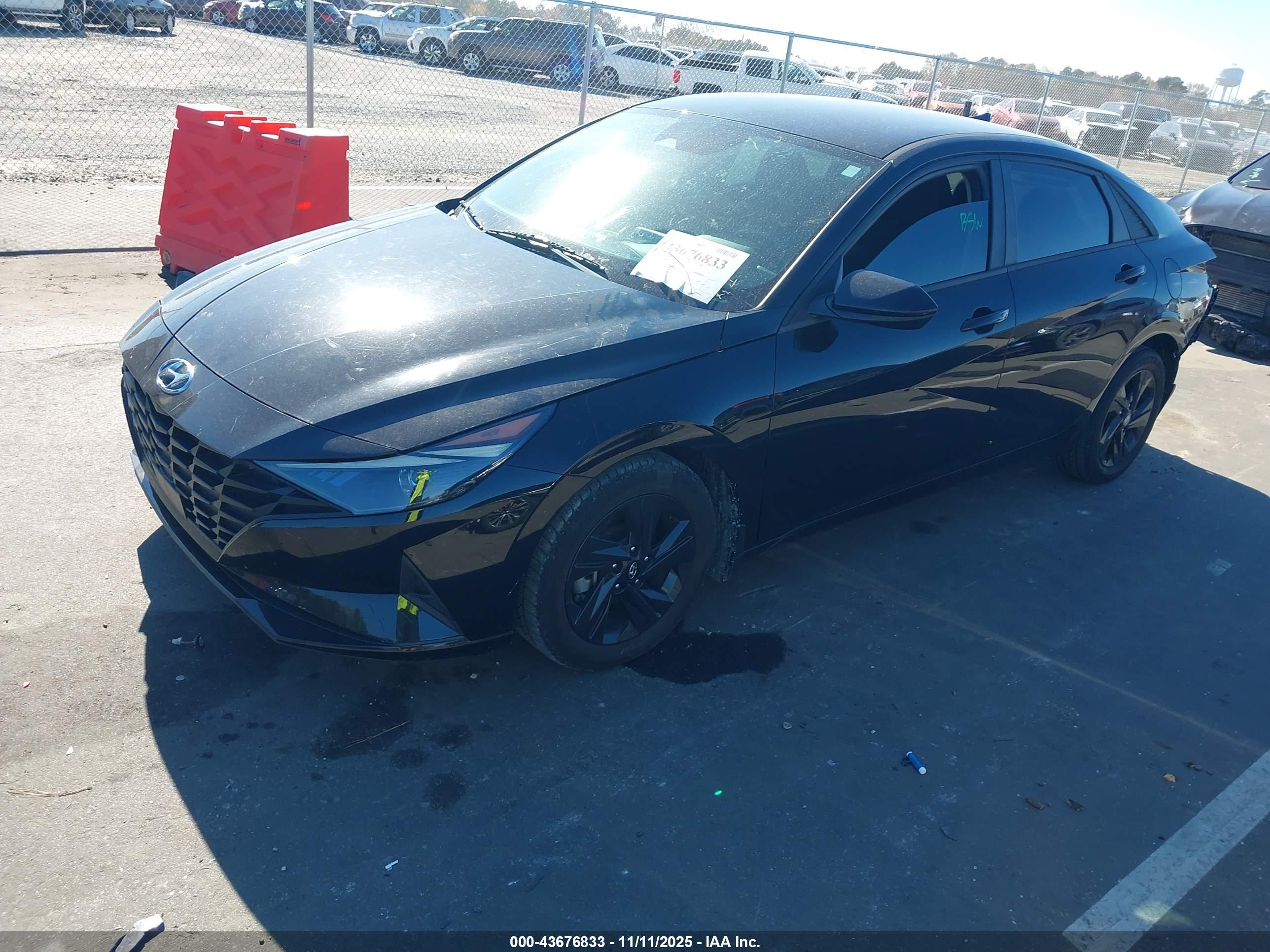 HYUNDAI ELANTRA image 2
