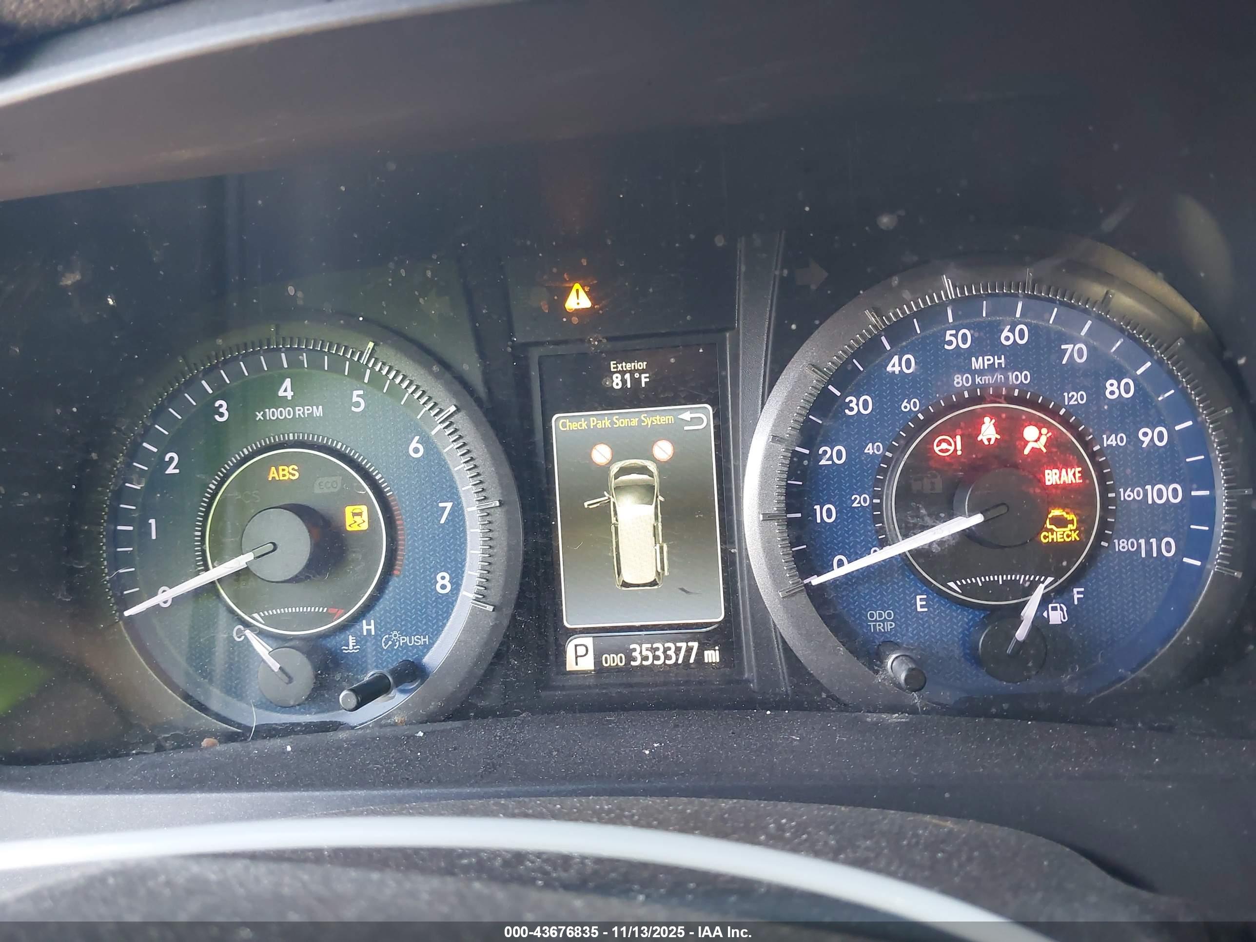 TOYOTA SIENNA image 7