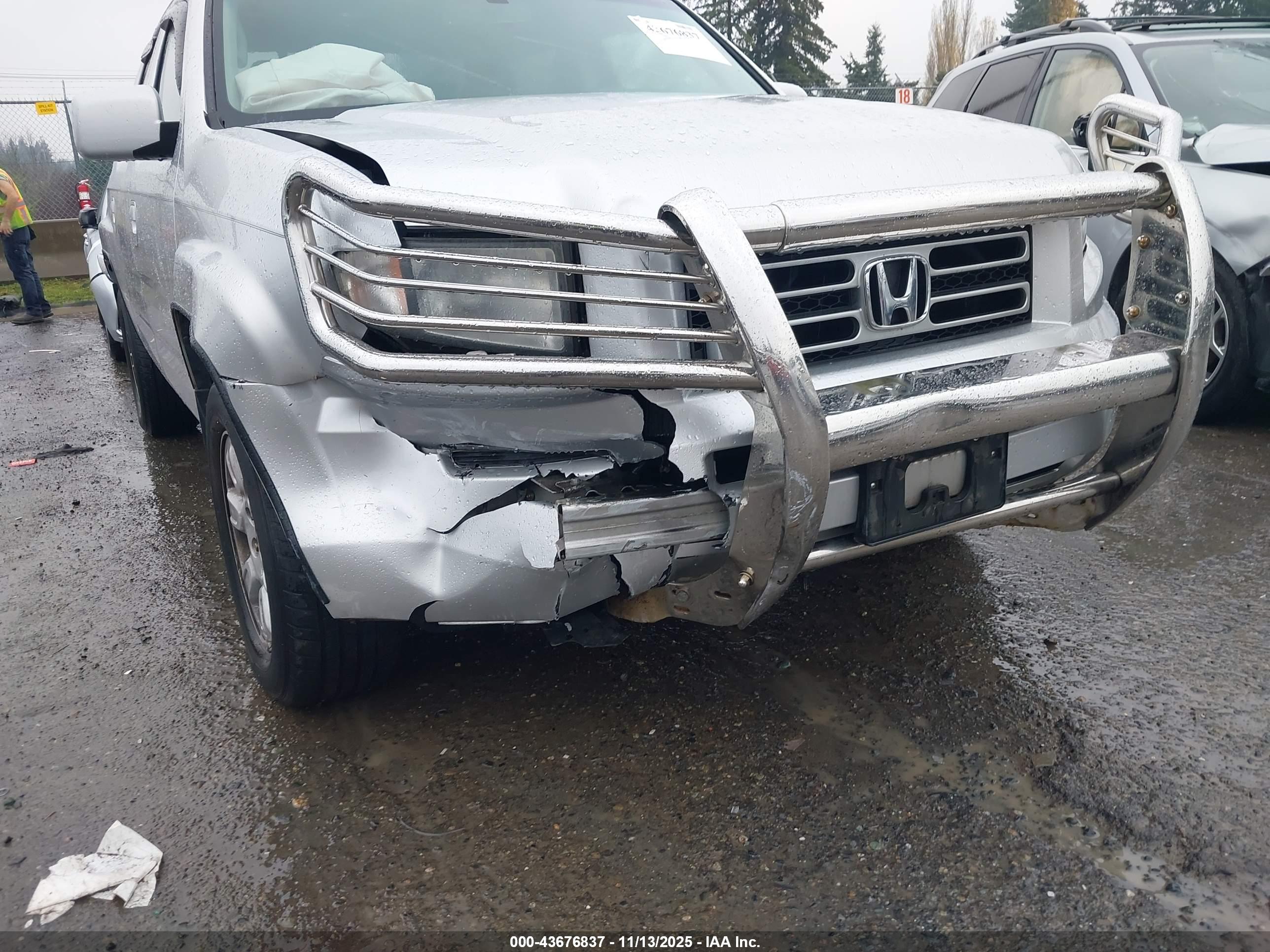 HONDA RIDGELINE image 6