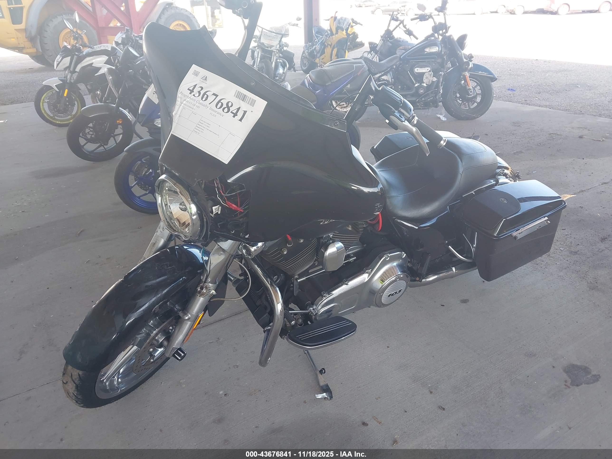 HARLEY-DAVIDSON FLHX image 2