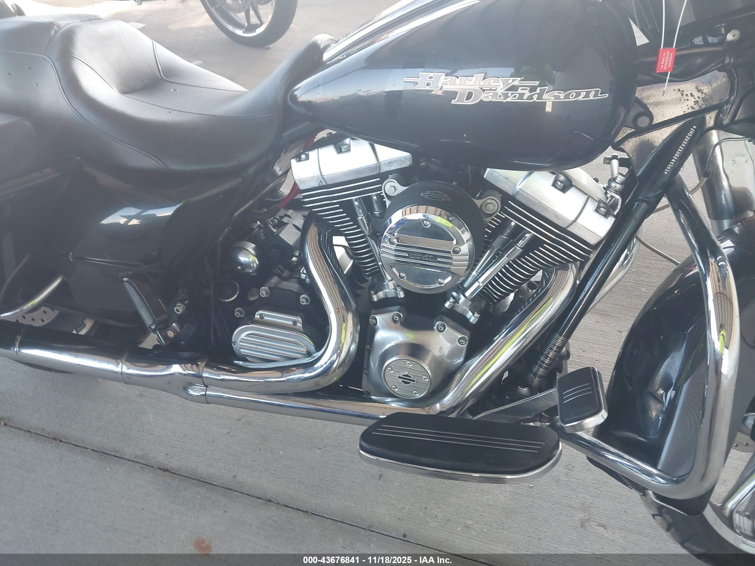 HARLEY-DAVIDSON FLHX image 8