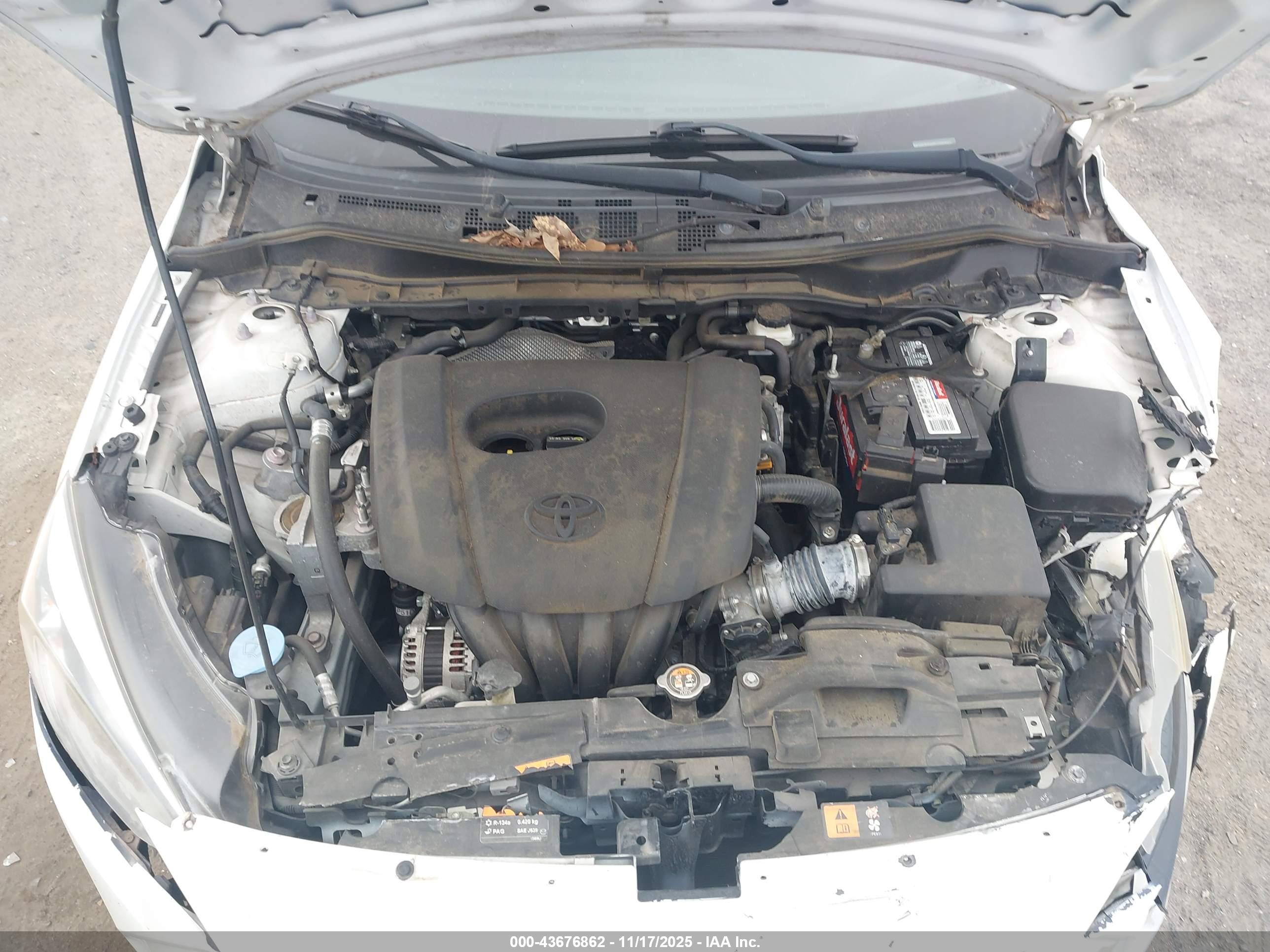 TOYOTA YARIS image 10