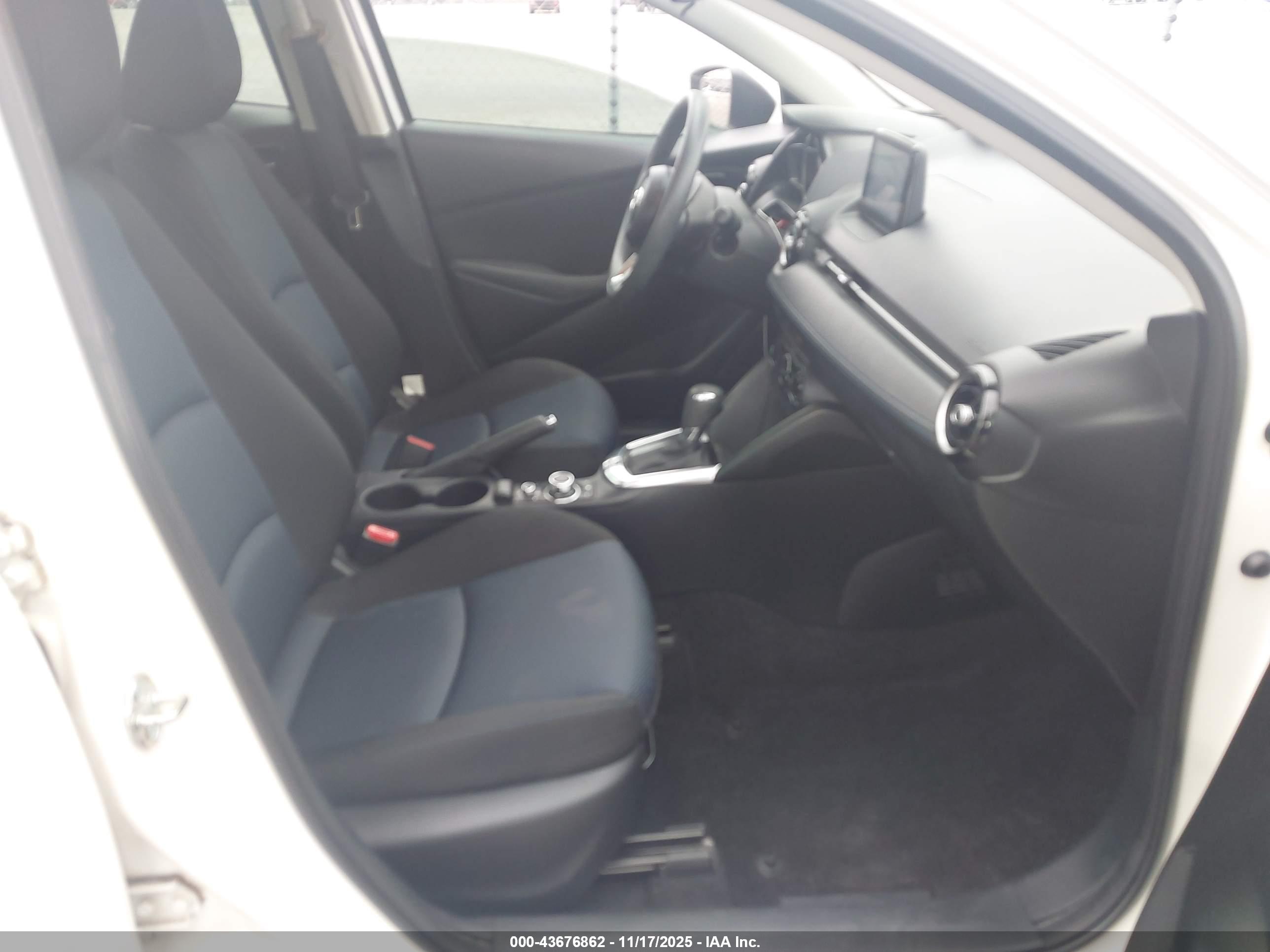 TOYOTA YARIS image 5