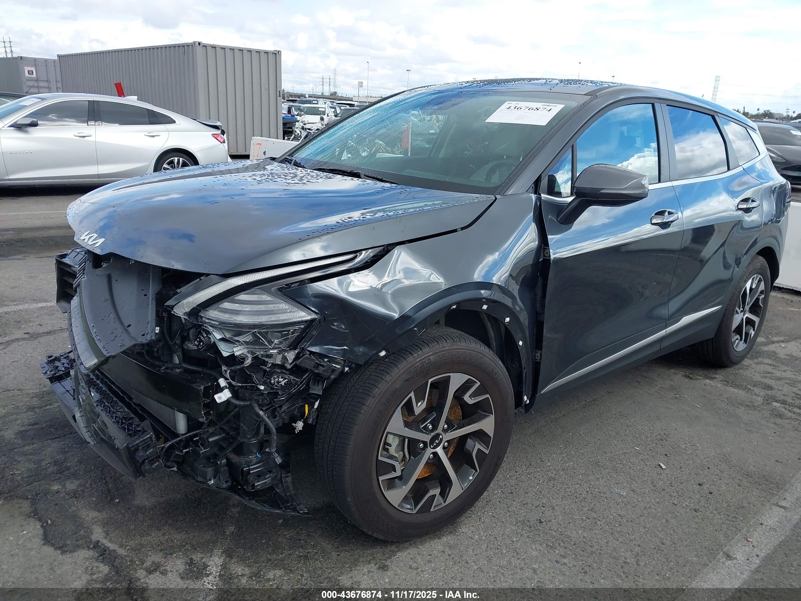 KIA SPORTAGE image 2
