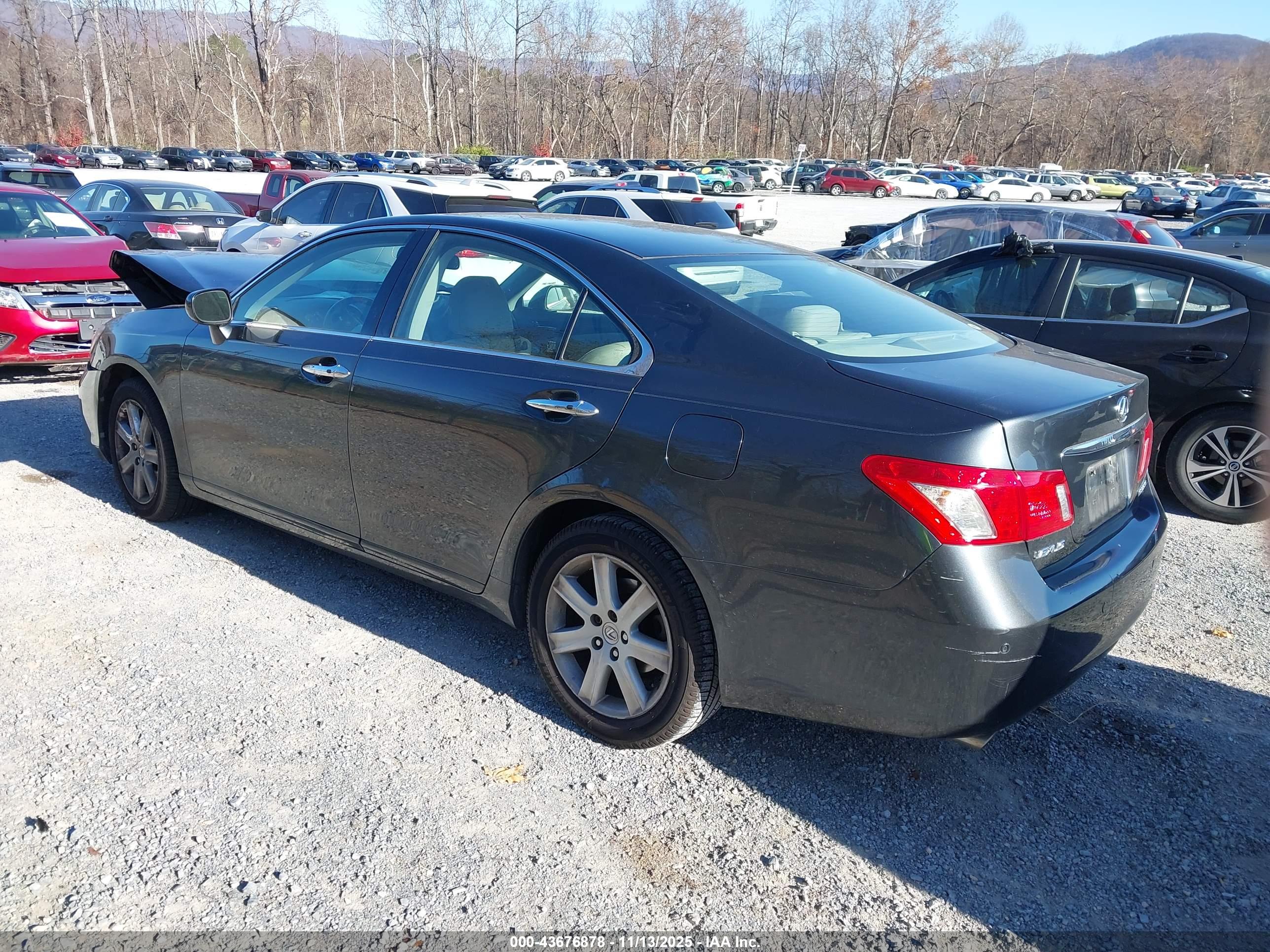 LEXUS ES image 3