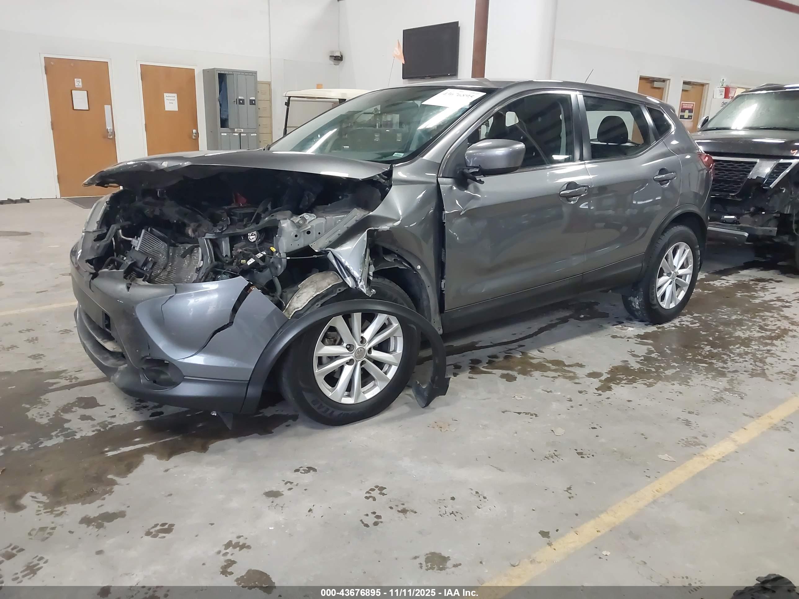 NISSAN ROGUE image 2
