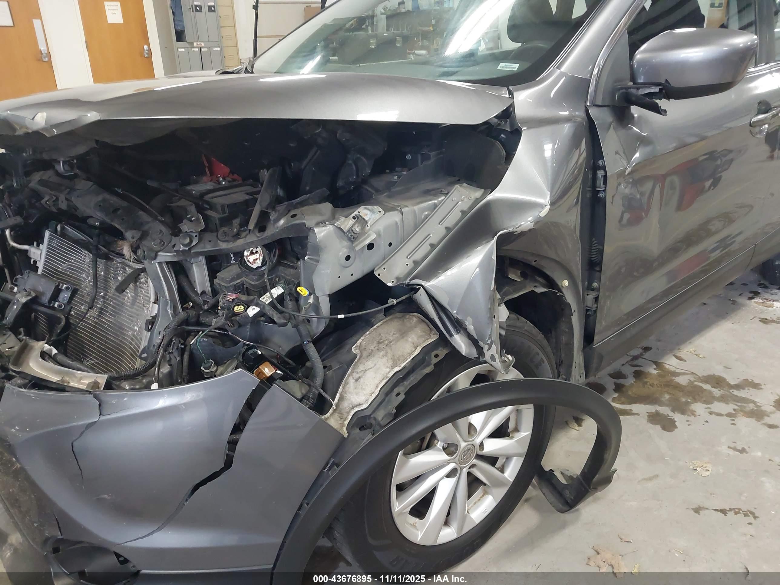 NISSAN ROGUE image 6