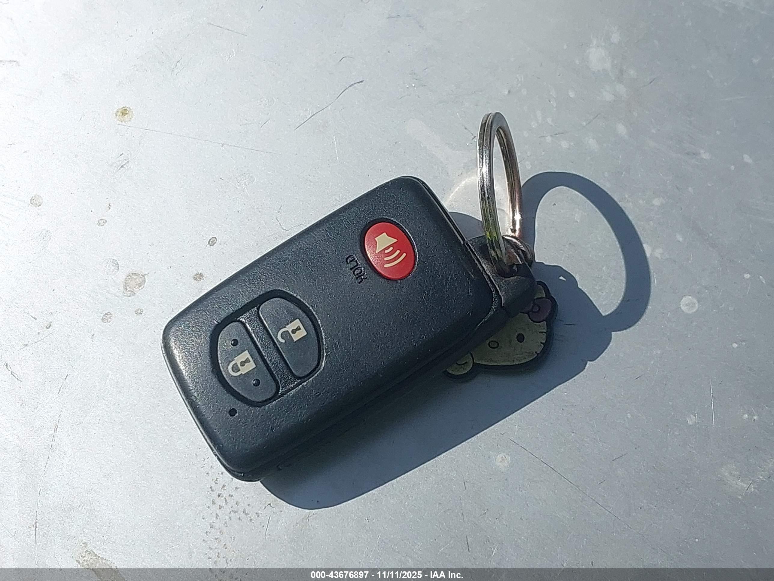 TOYOTA RAV4 image 11