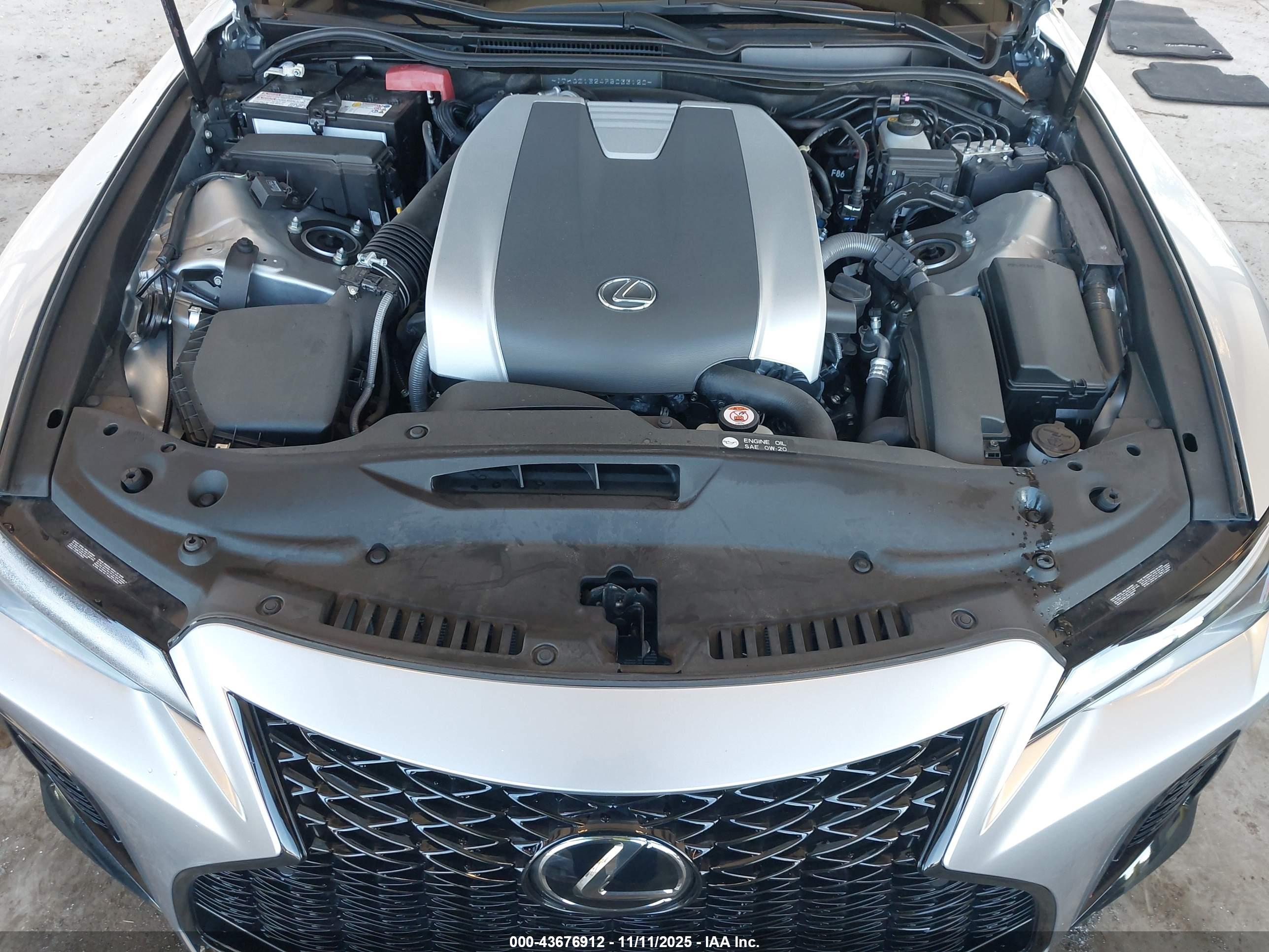 LEXUS IS image 10