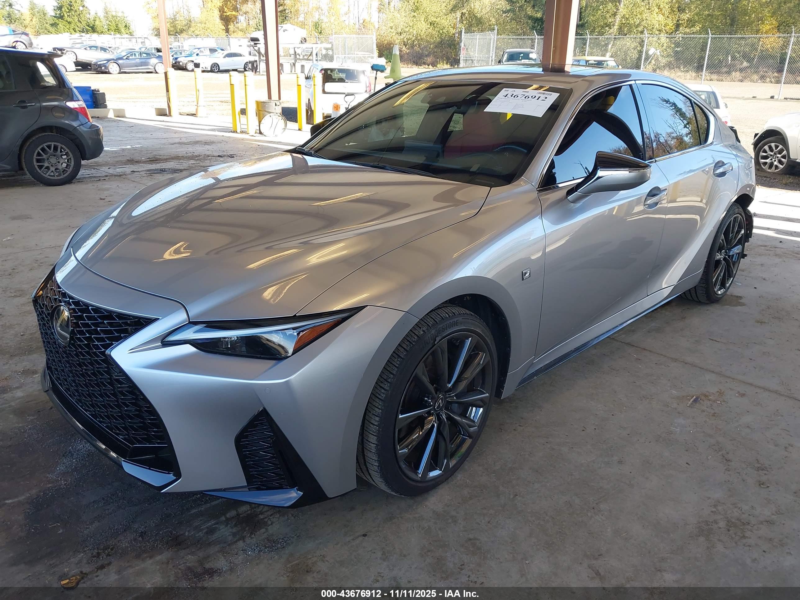 LEXUS IS image 2
