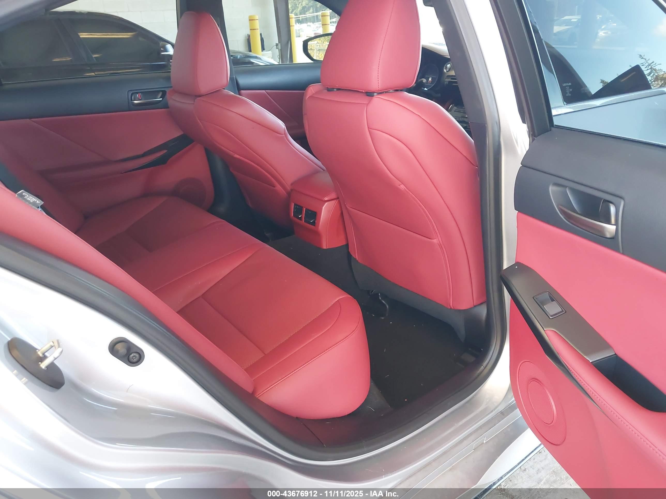LEXUS IS image 8