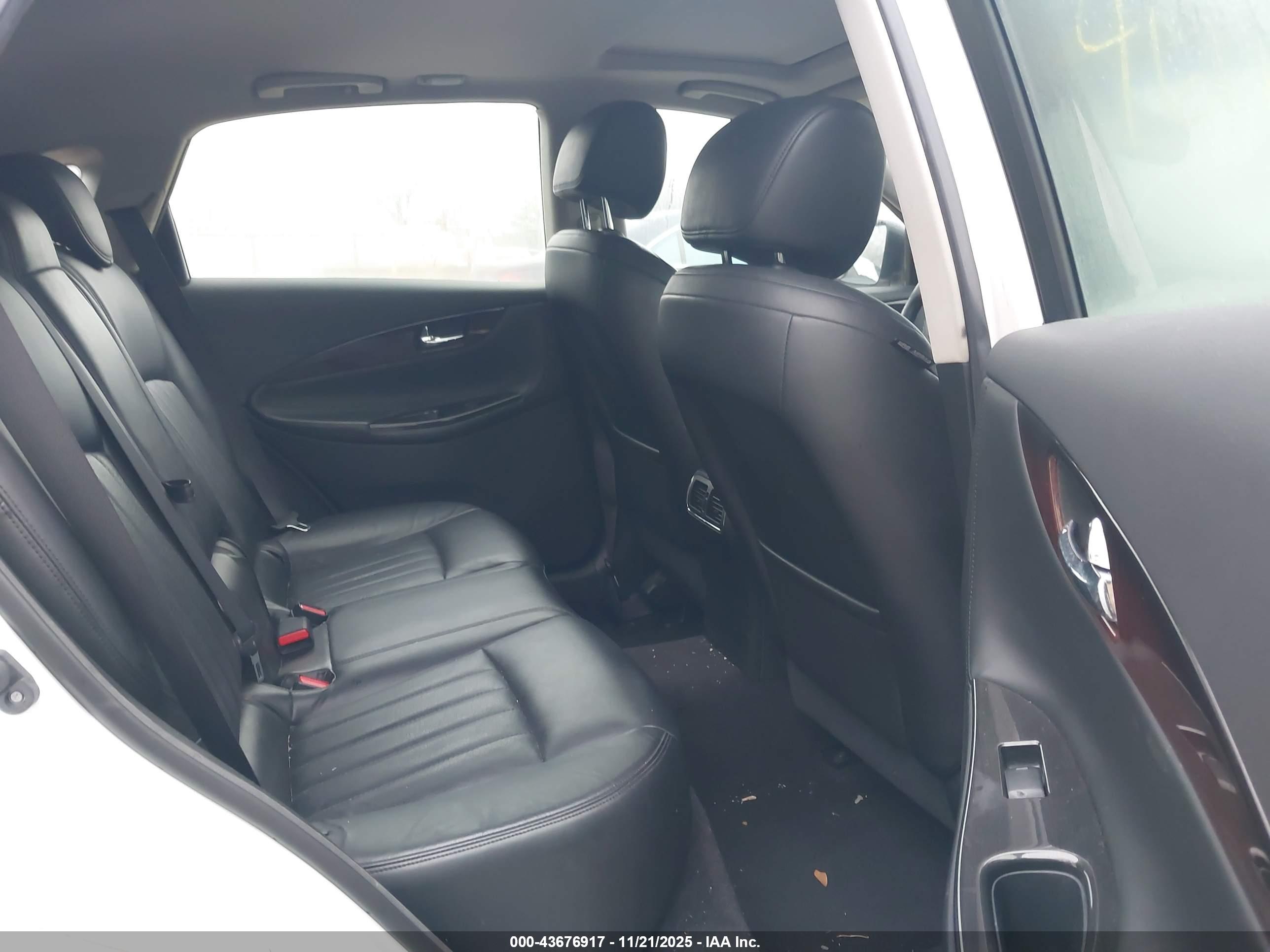 INFINITI QX50 image 8